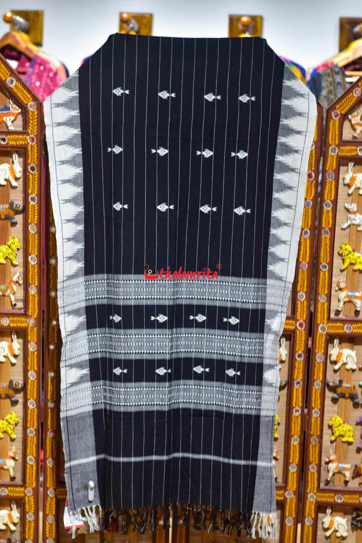 Black White Lining Fish Buti (Stole)