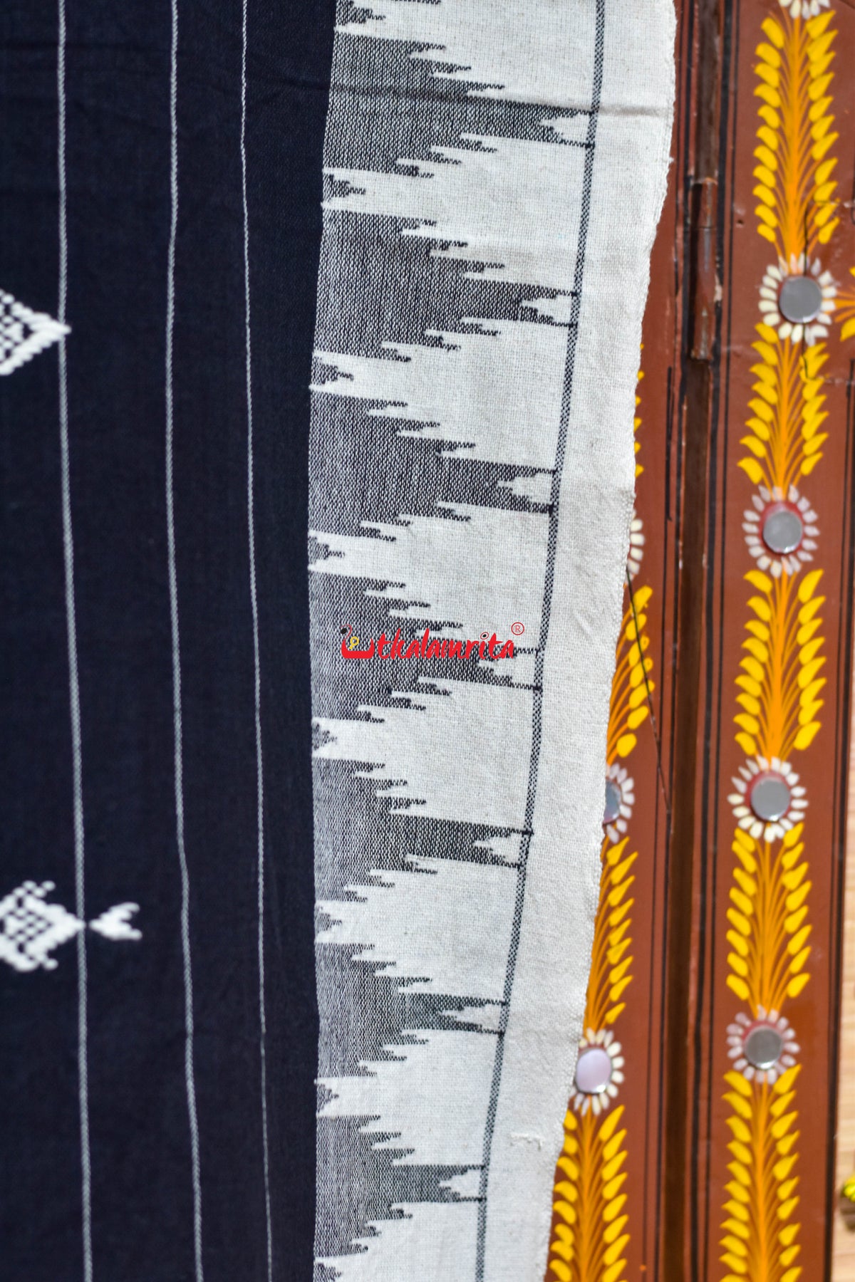 Black White Lining Fish Buti (Stole)