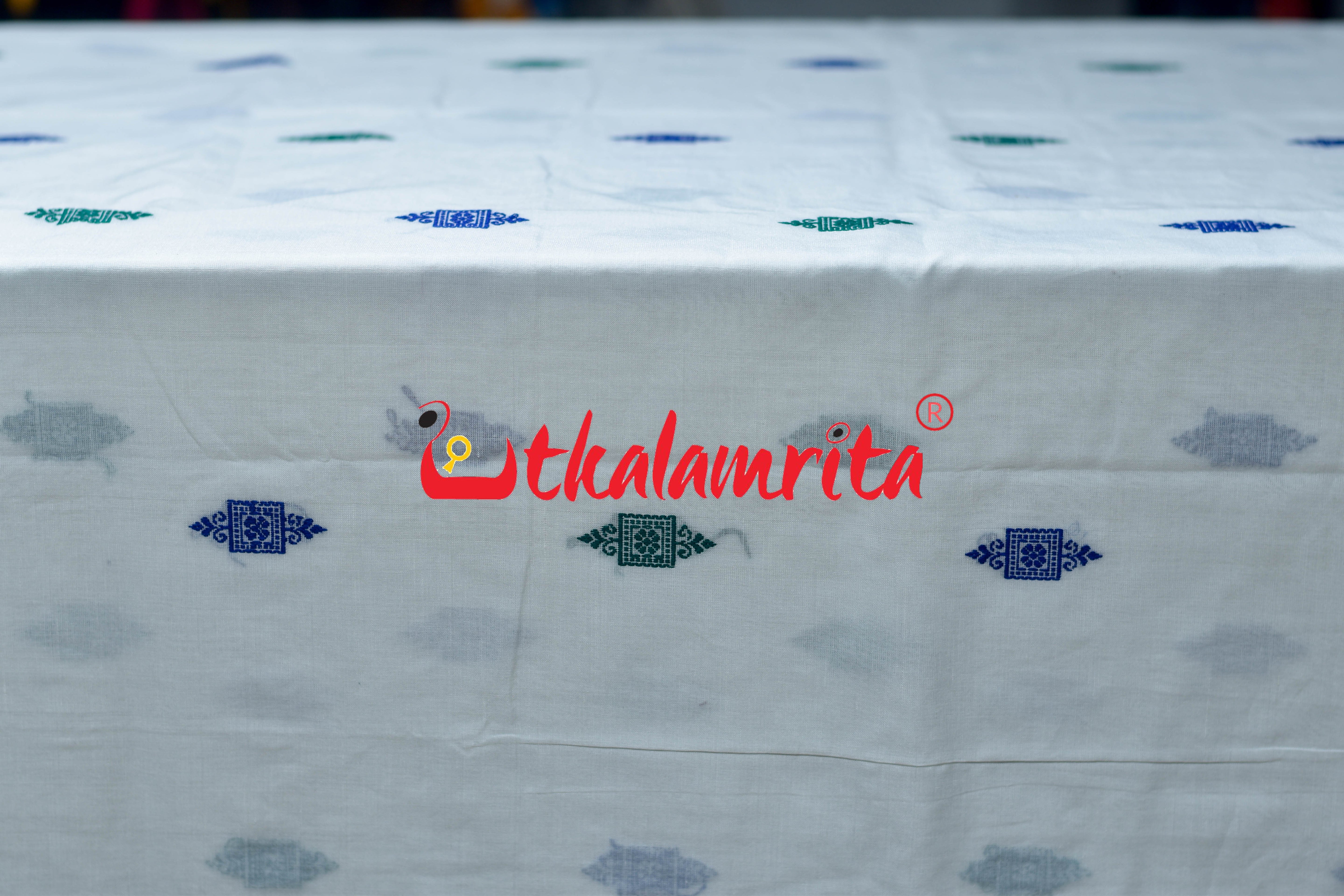 White Flower Buti Bomkai Cotton (Fabric)