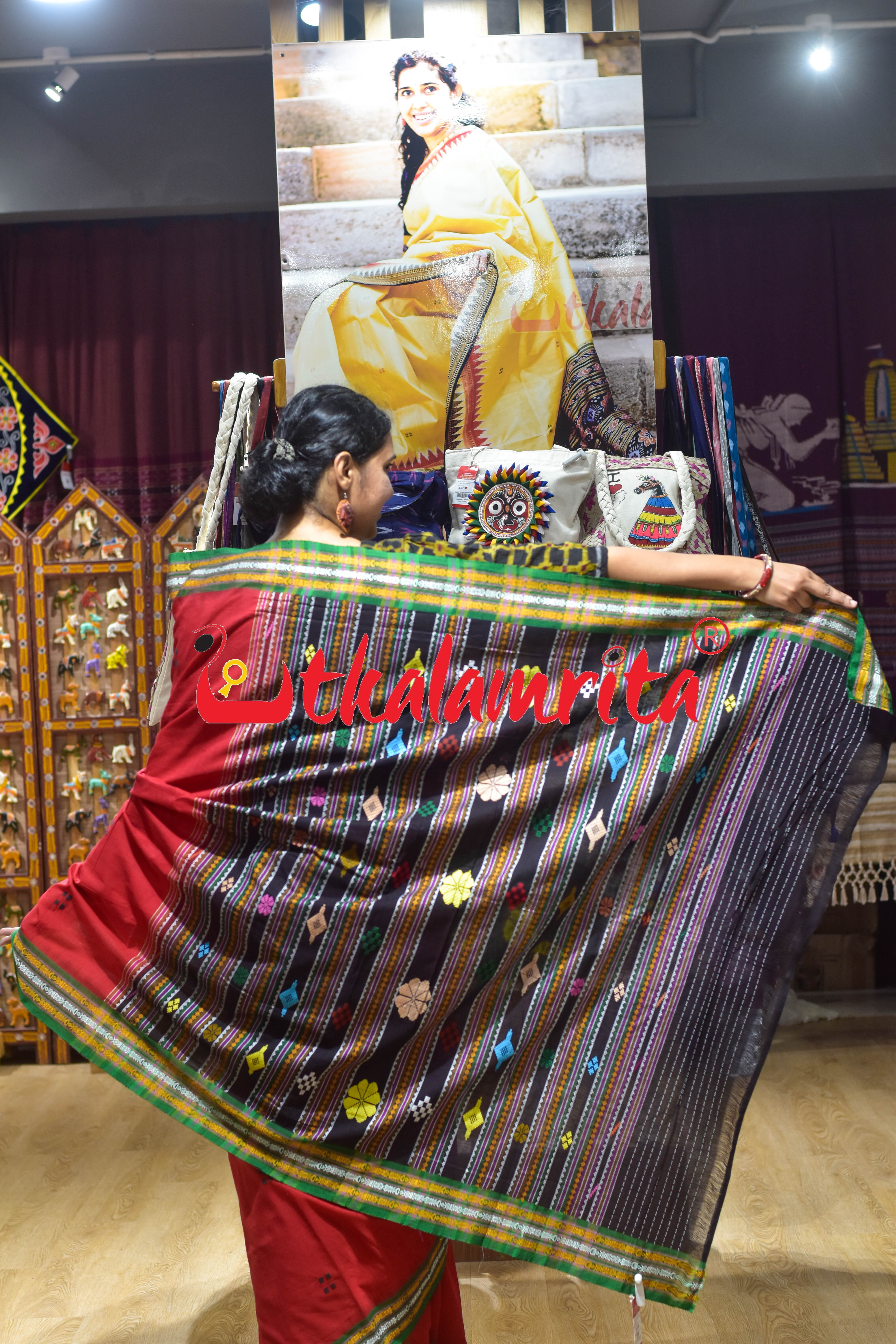 Red Green Buta Dhalapathar Cotton Saree