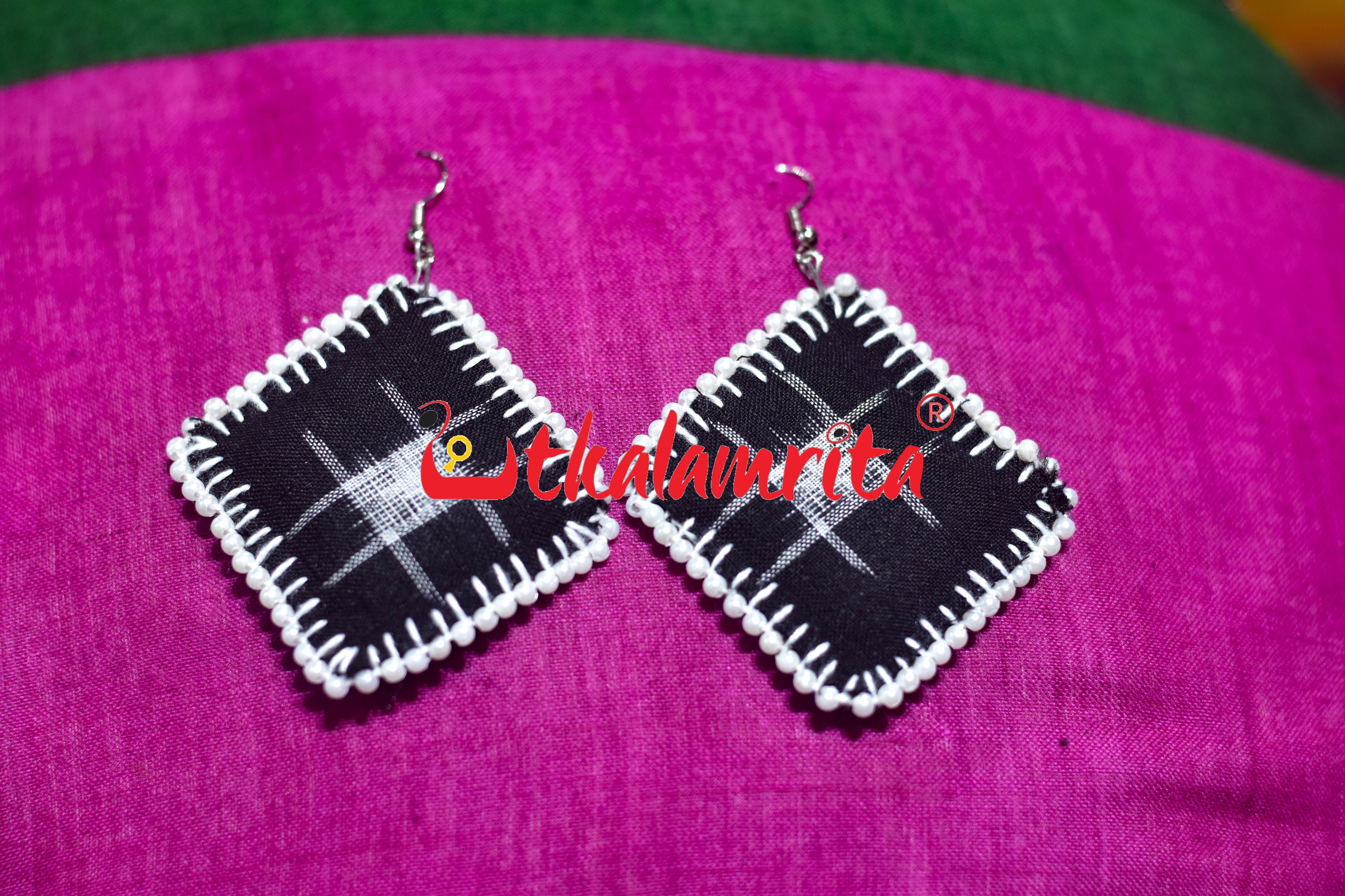 Black White Small Pasapali Earrings