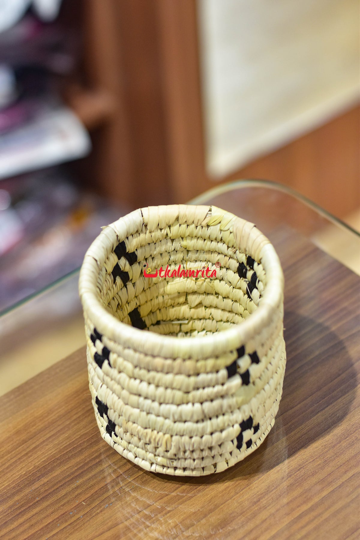 Sabai Grass Black Pasapali Pen Stand