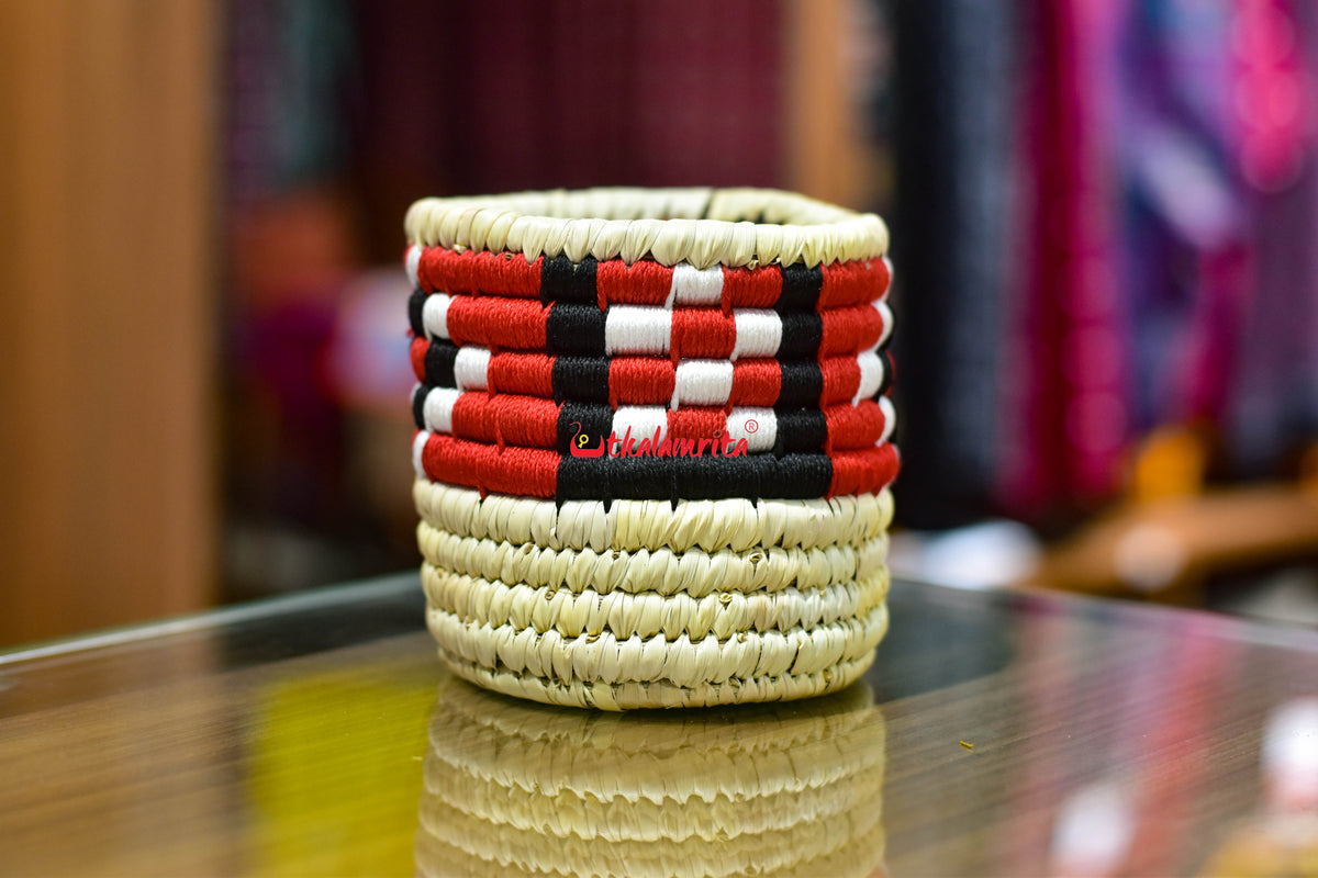 Sabai Grass Red Black Pasapali Pen Stand