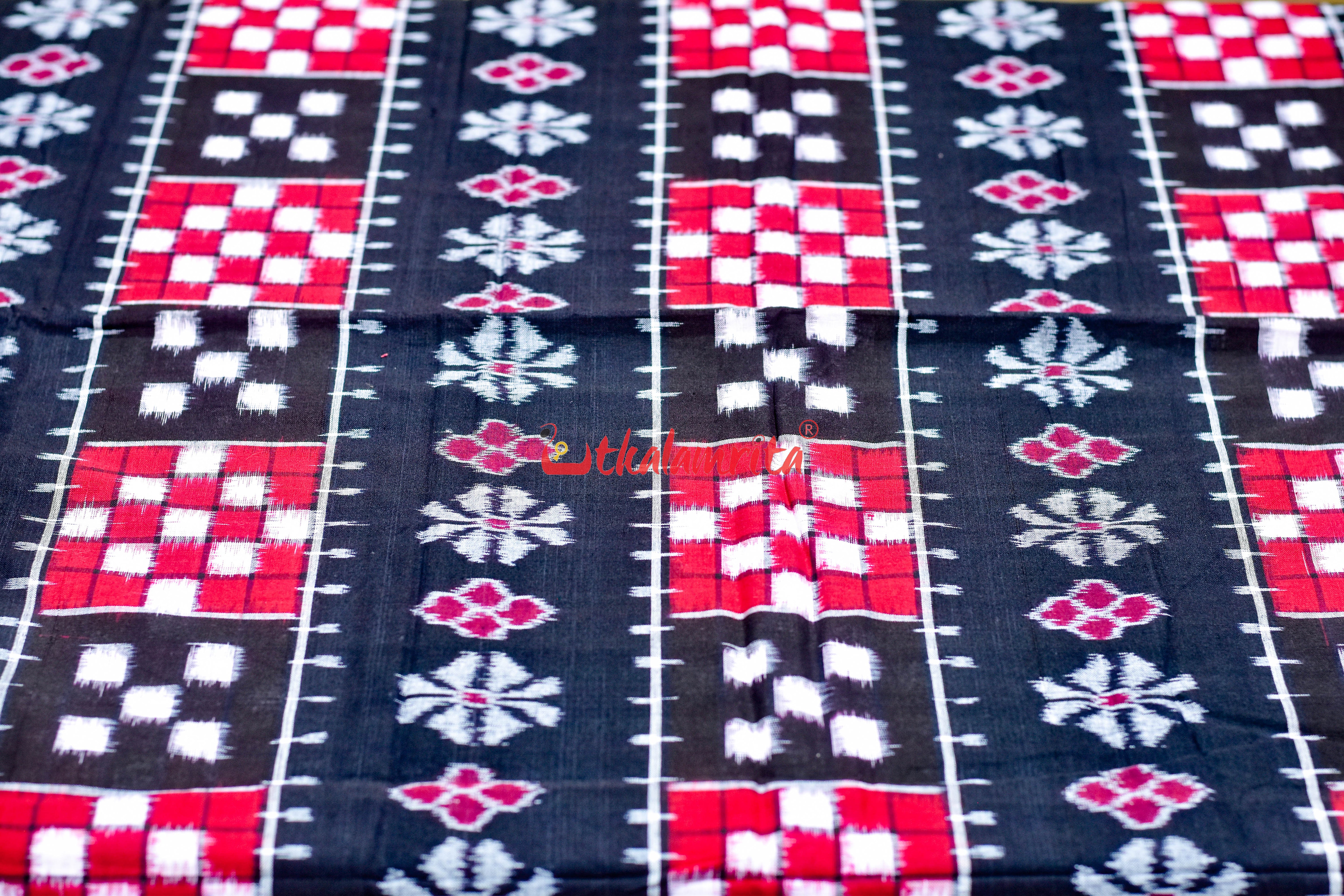 Black Red 5 Kuthi Flower Pasapali Cotton (Fabric)