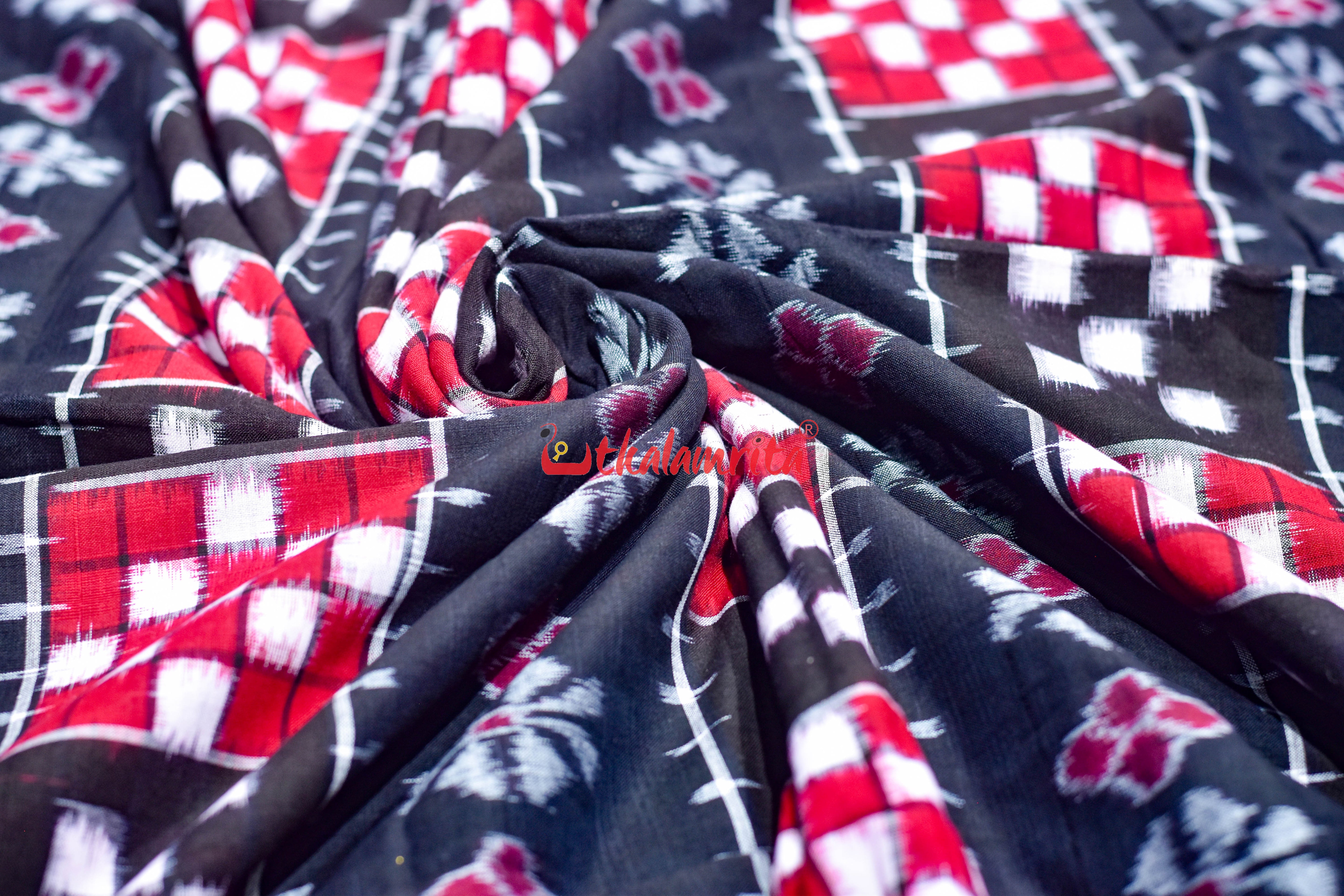 Black Red 5 Kuthi Flower Pasapali Cotton (Fabric)