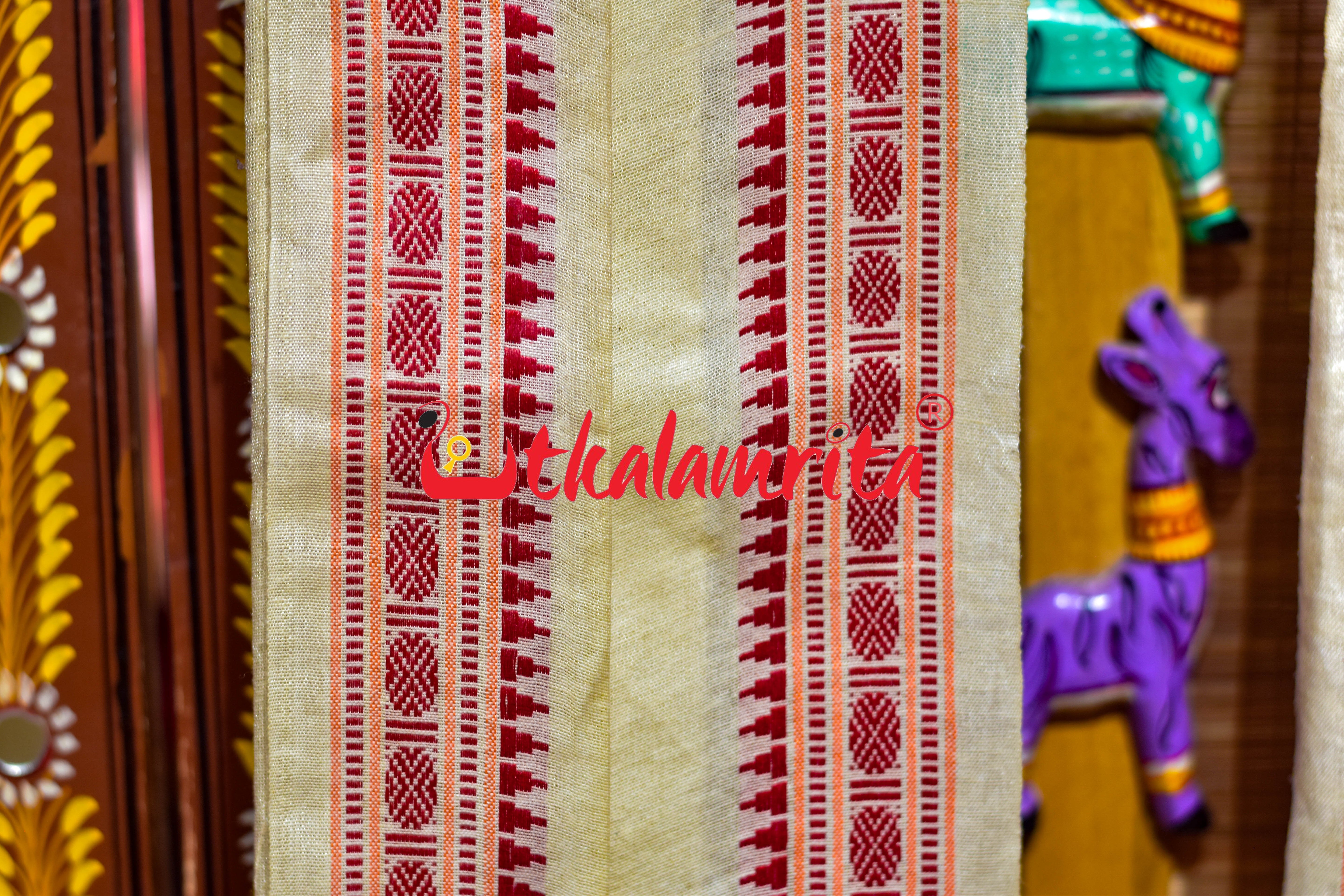 Cream with Red Border (Uttaria)