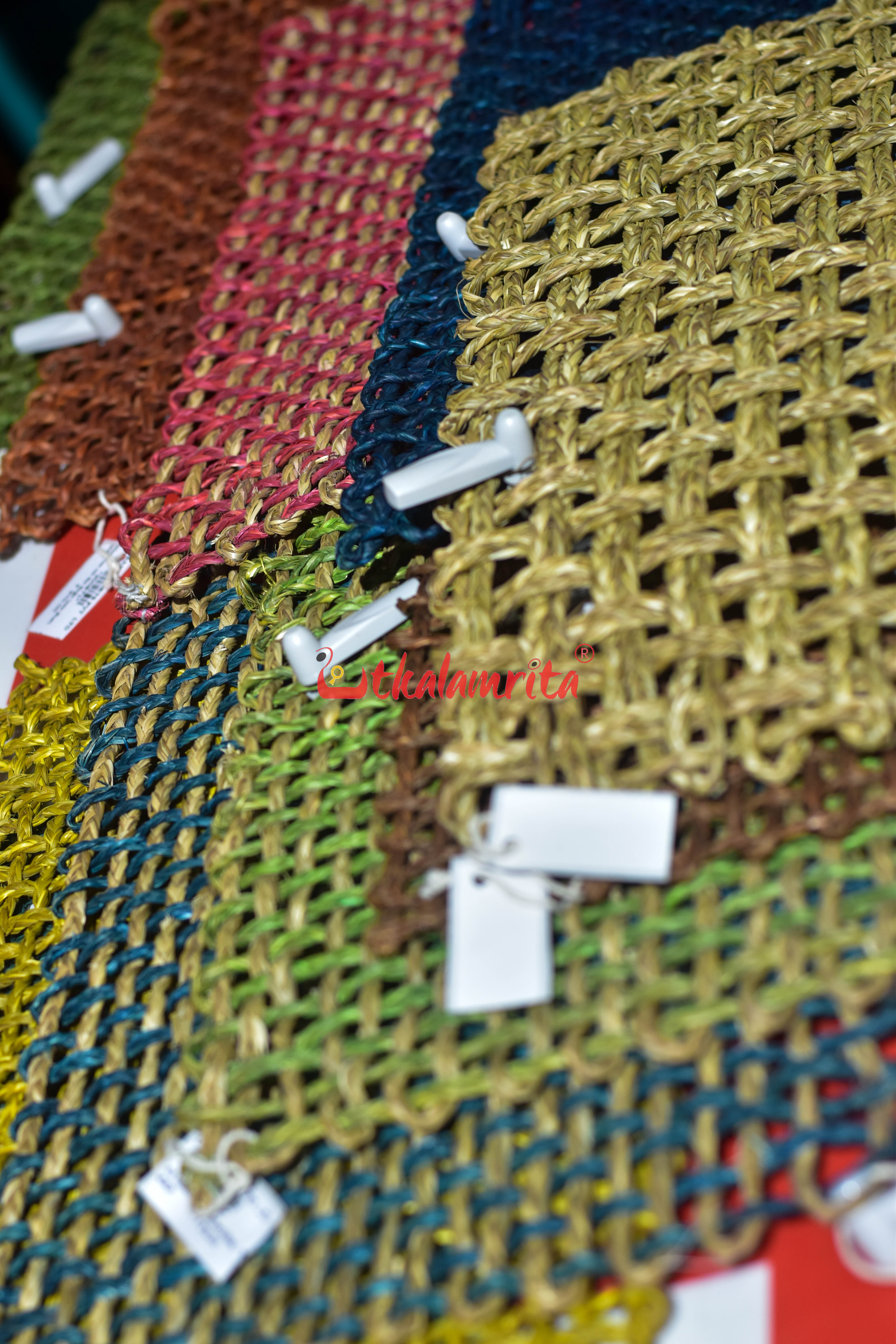 Sabai Grass Jali Mat Single Layer (Maroon & Natural)