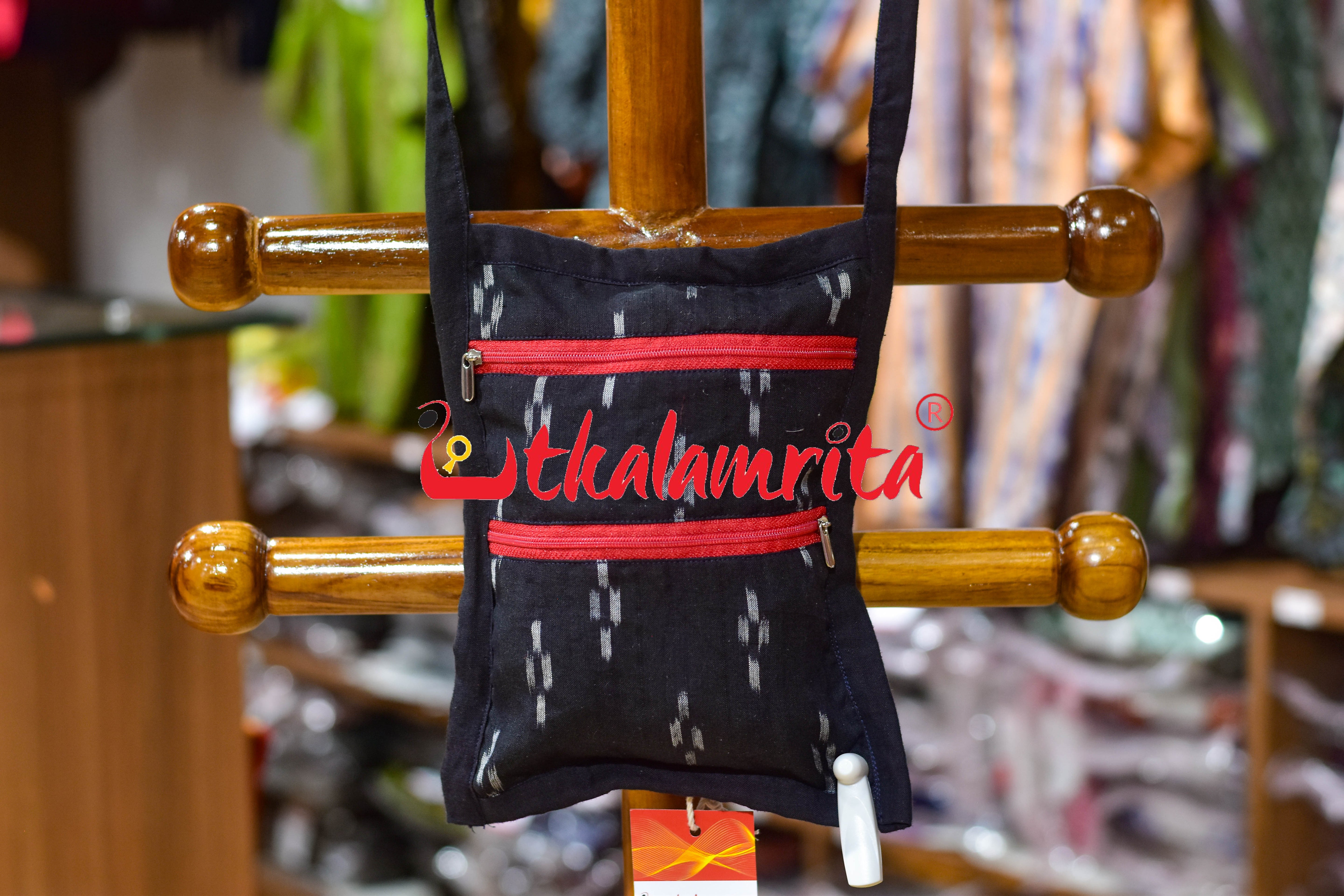 Black Mini Pasapali Small Sling Bag