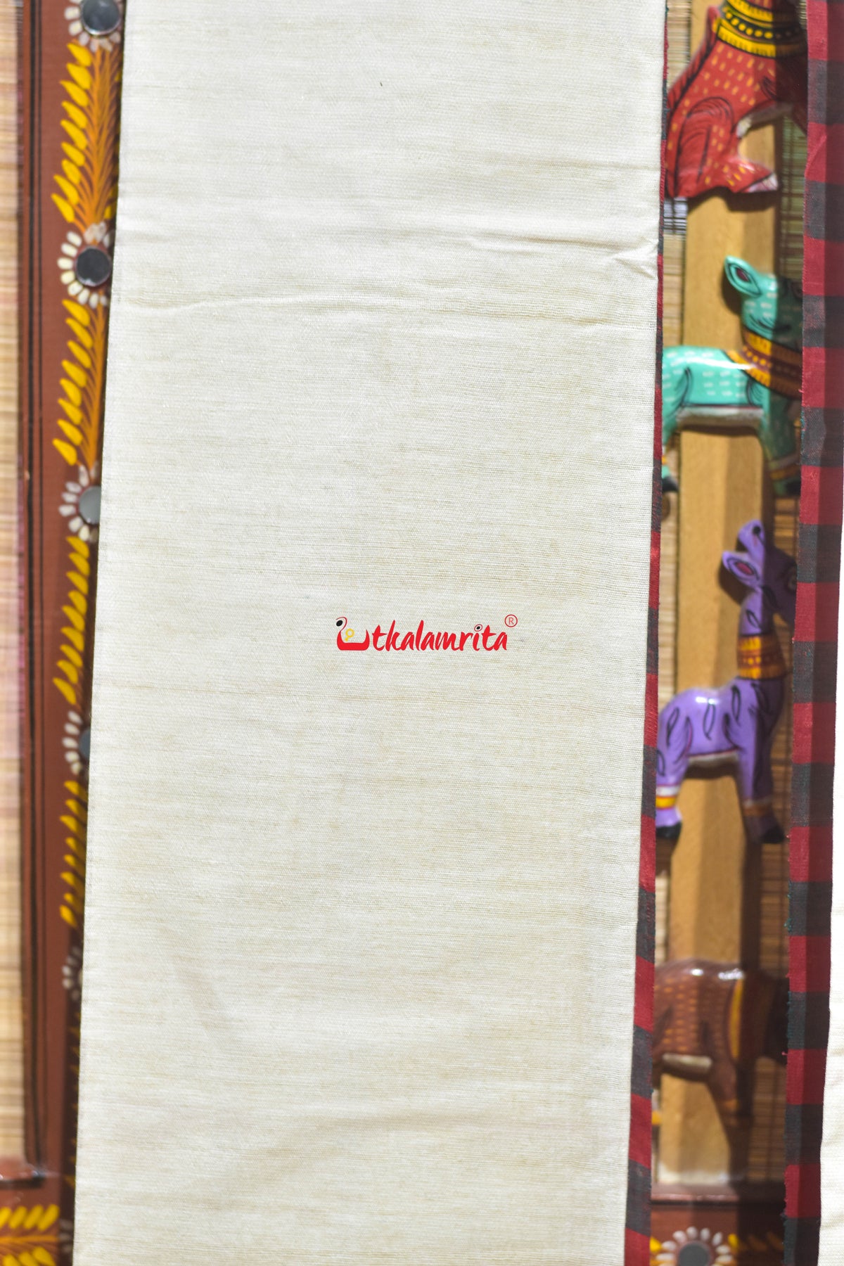Red Kumbha Border (Uttaria)