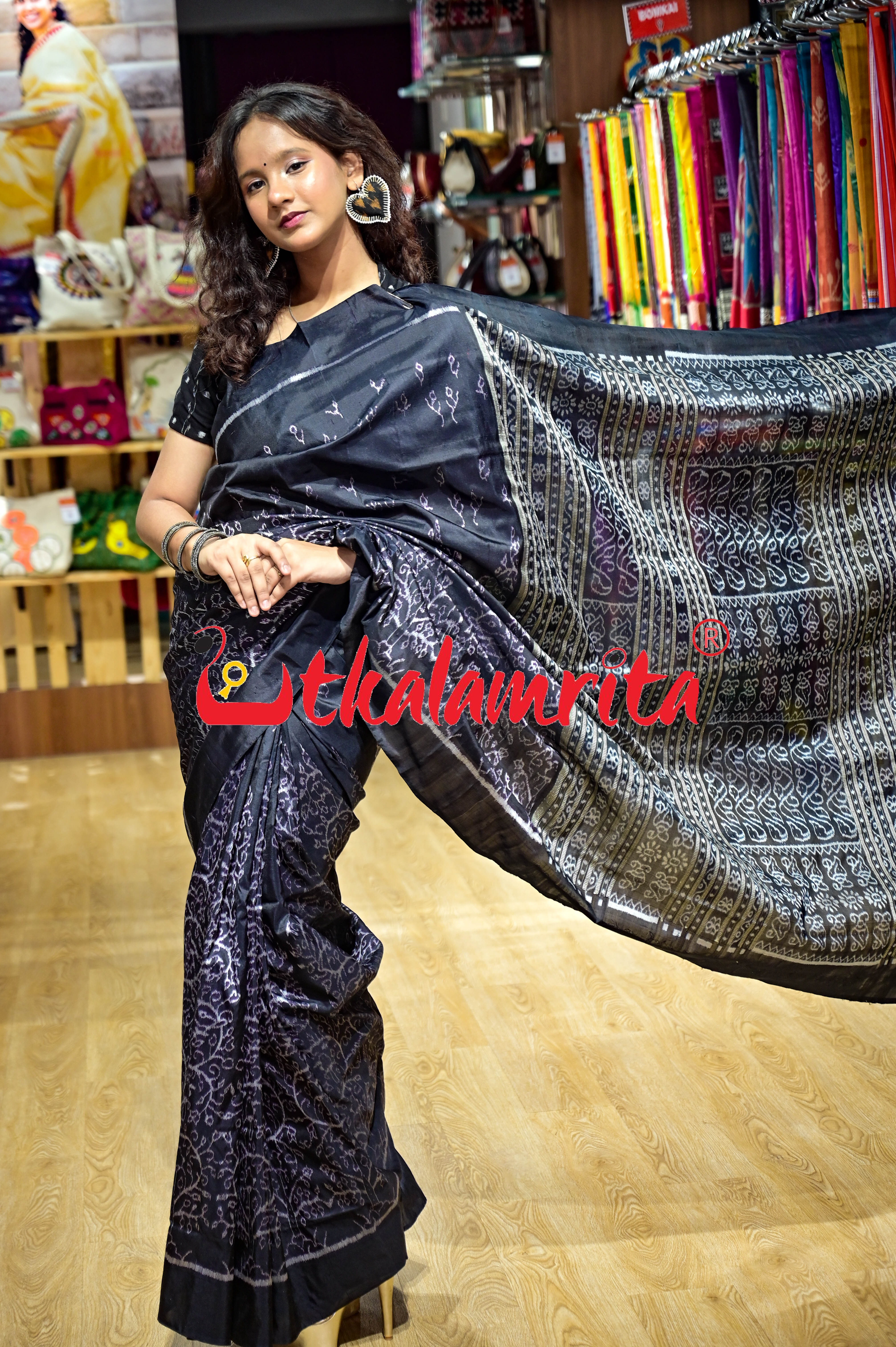 Black White Dhadi Lata Sambalpuri Silk Saree