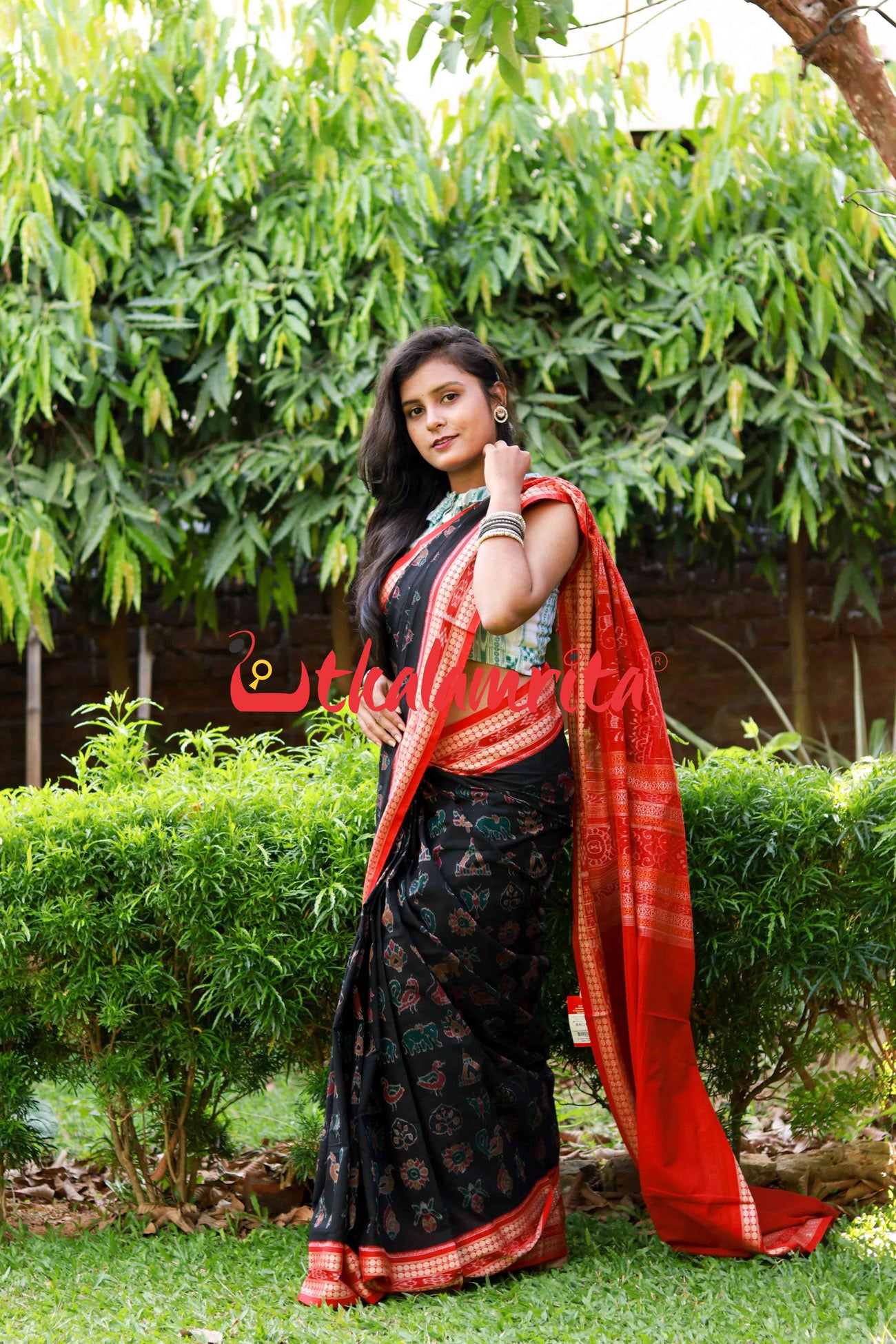 13 Motifs Black Red Saree