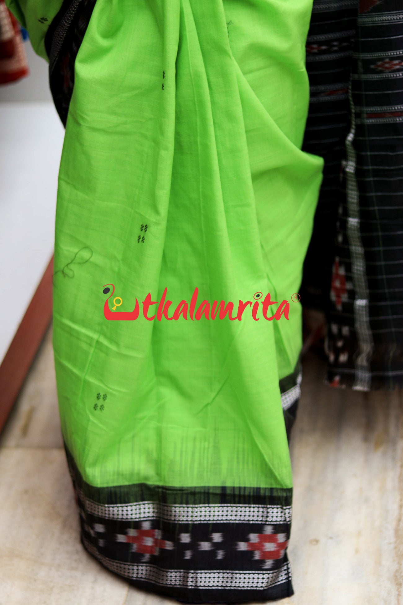 Parrot Green Rekha Buti Saree