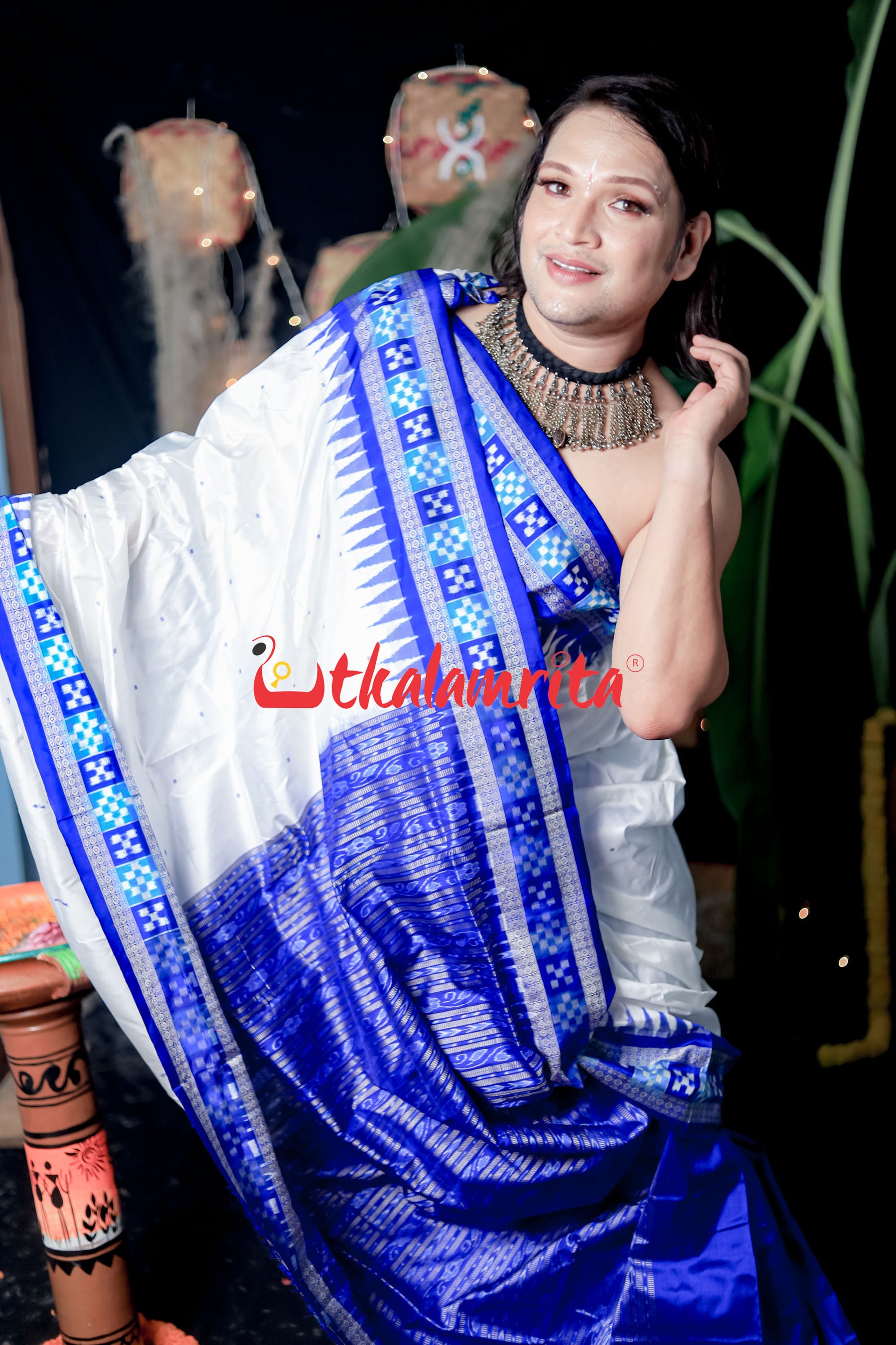 White Blue Single Border Pasapali Sambalpuri Silk