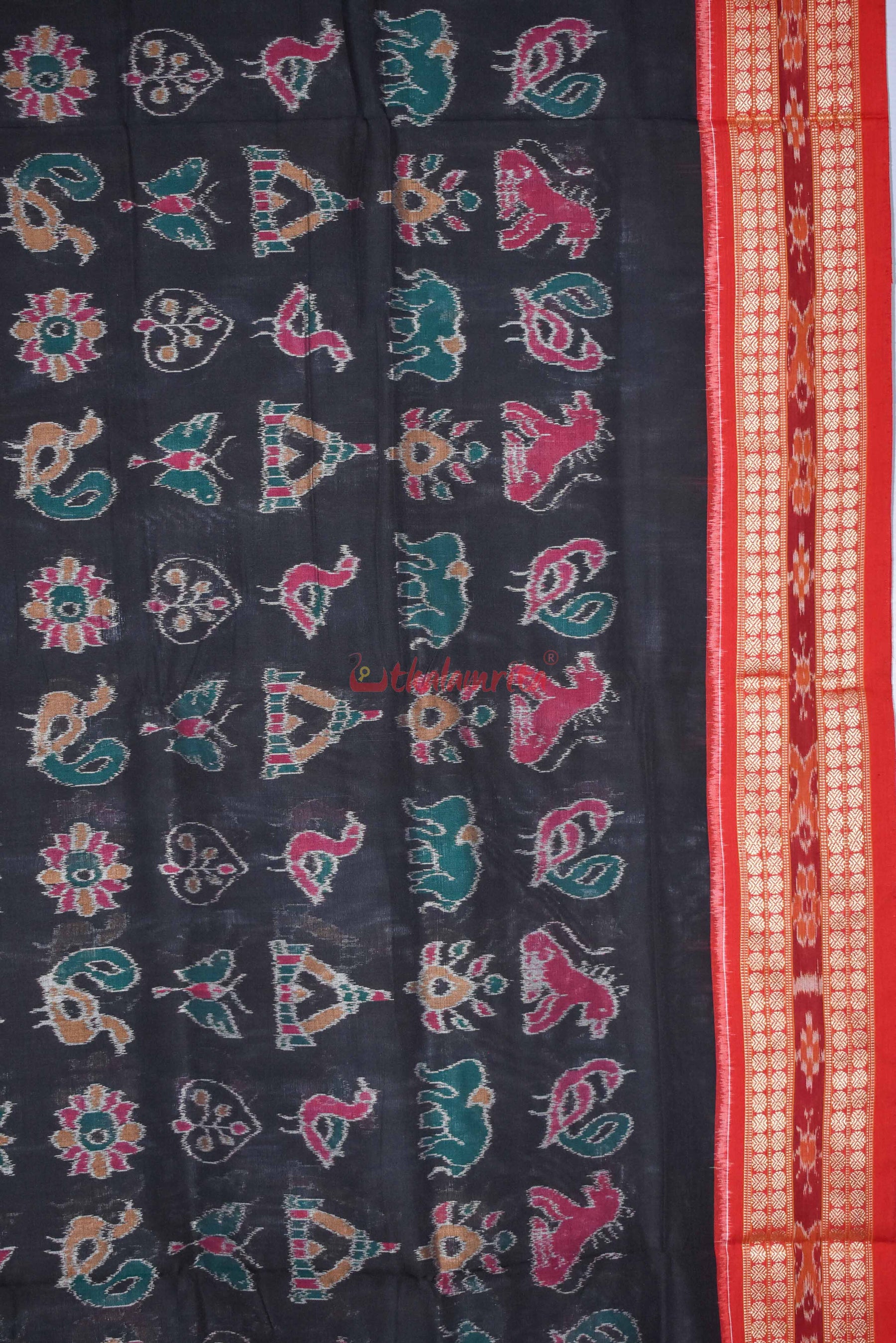 13 Motifs Black Red Saree