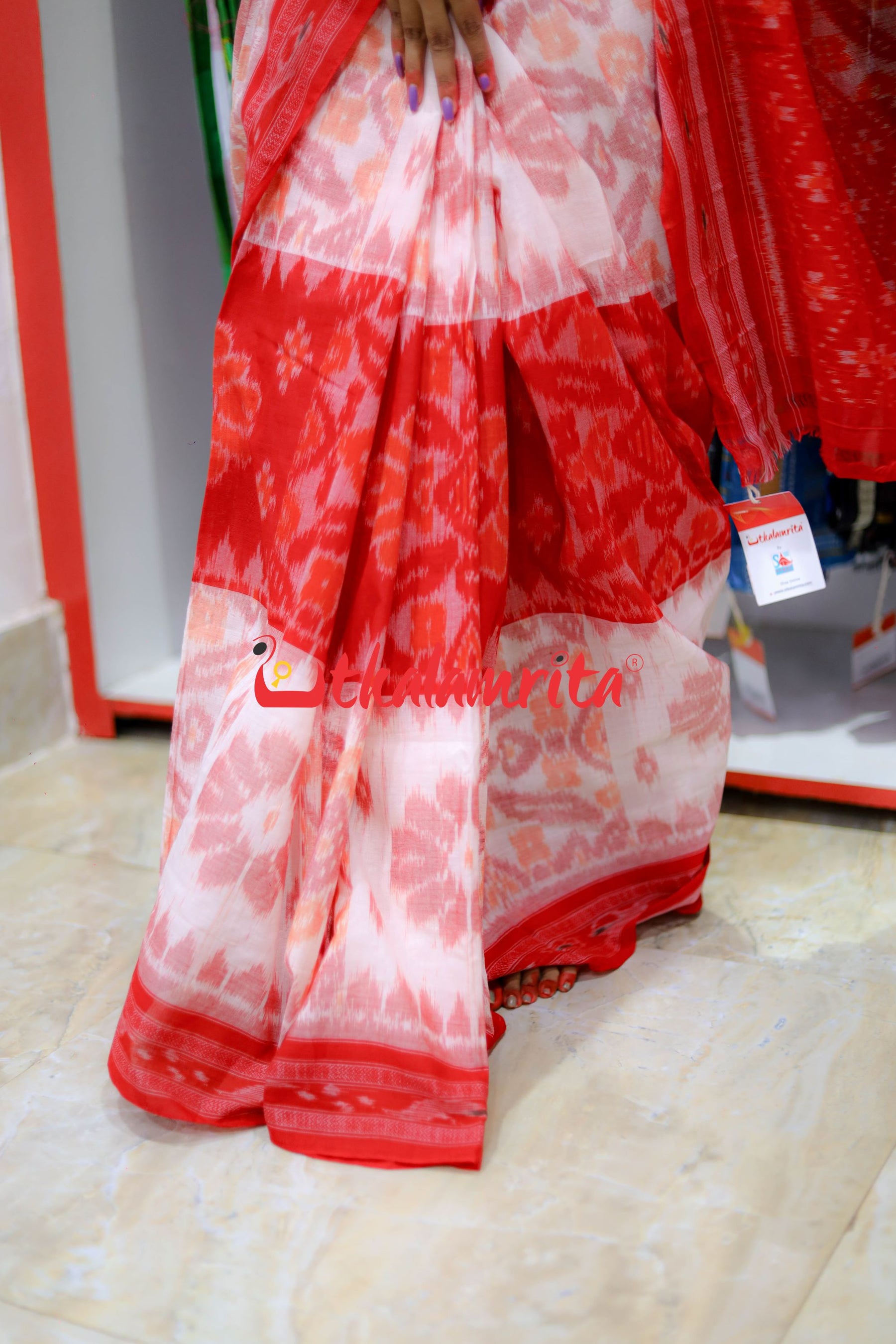 White Red Scot Flower With Bandha Border