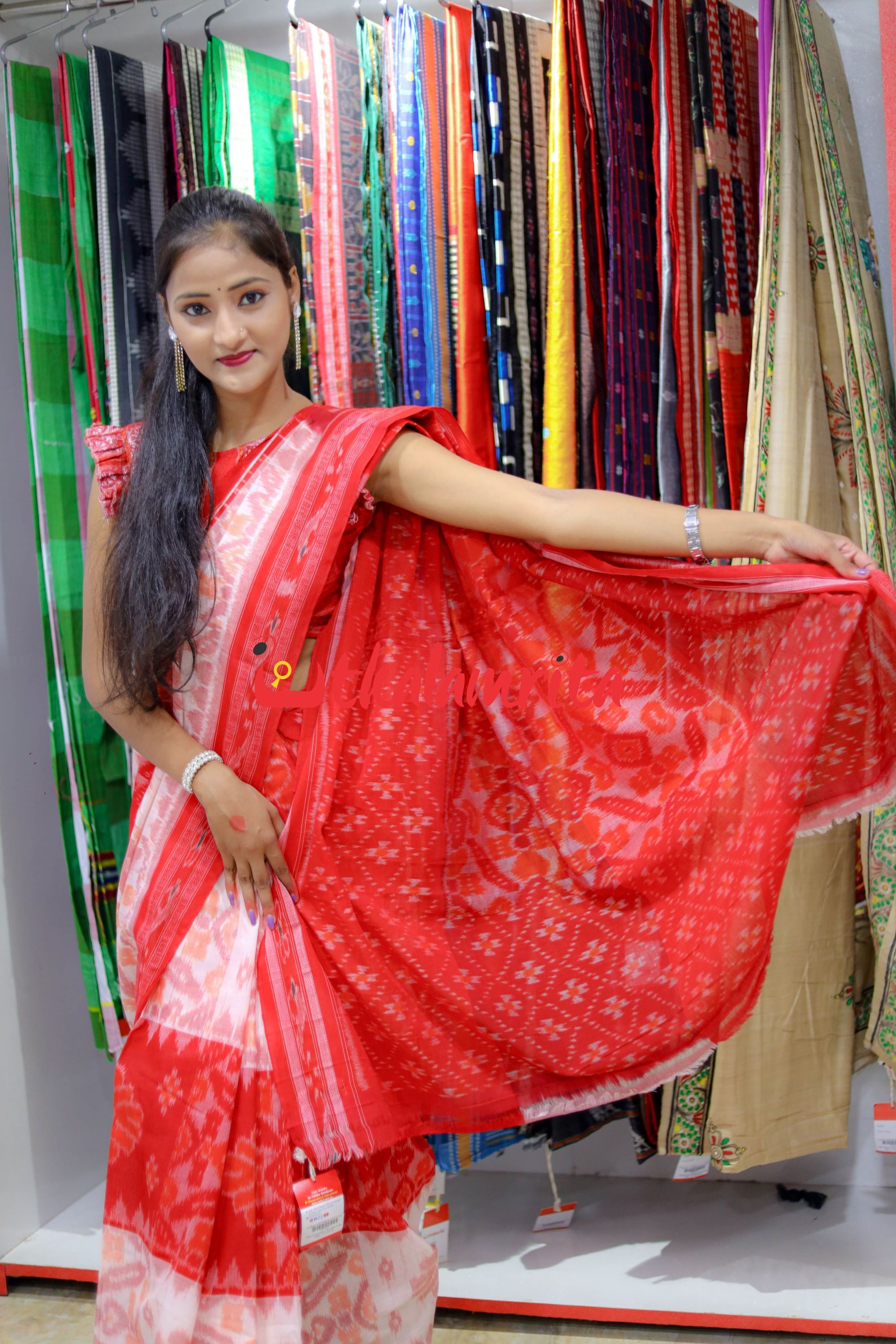 White Red Scot Flower With Bandha Border