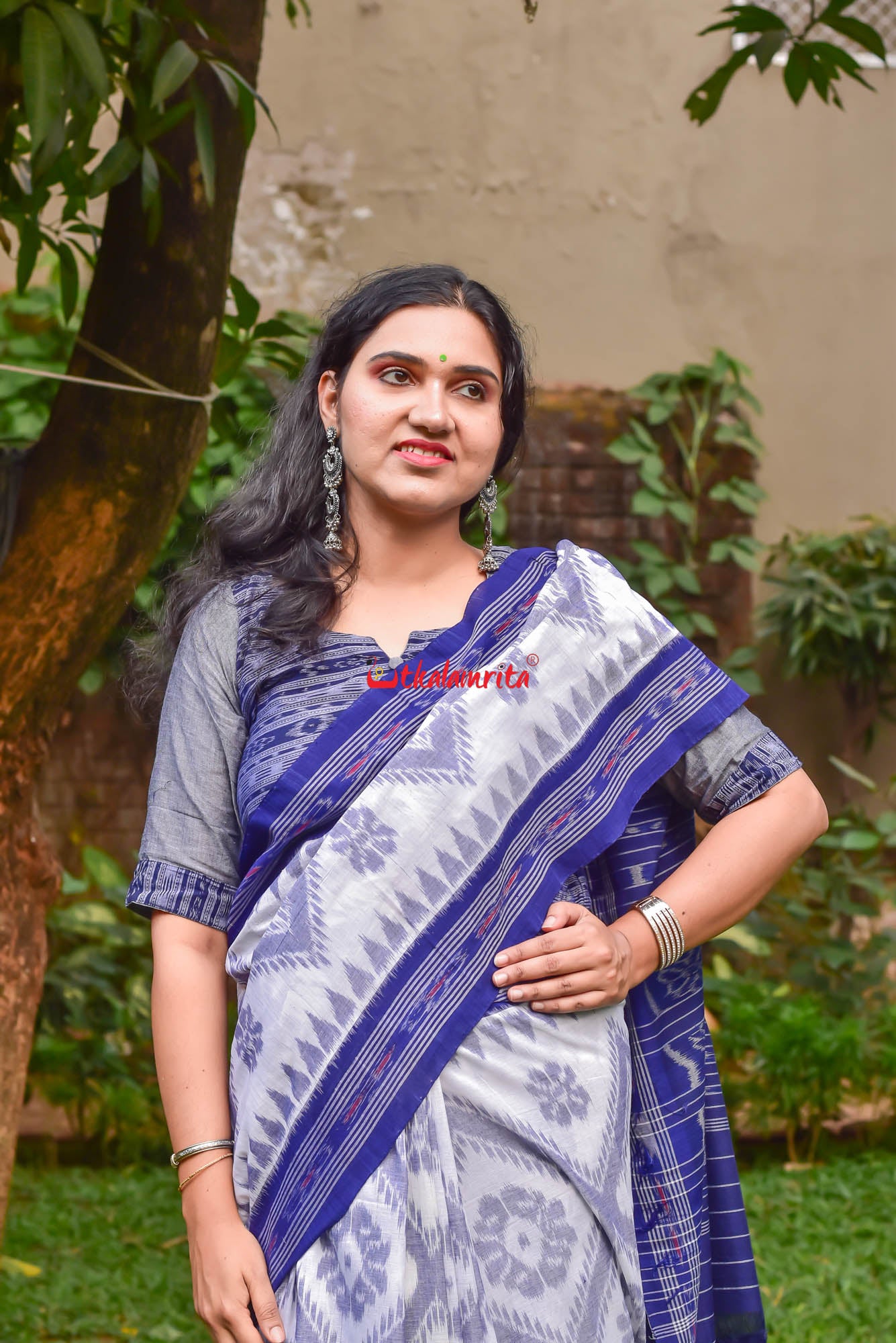 White Blue Bada Phula Cotton Saree