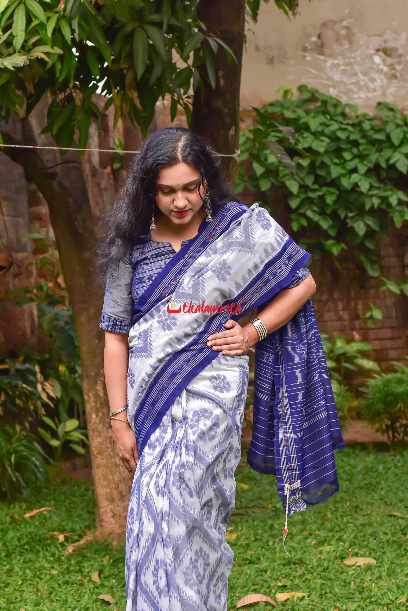 White Blue Bada Phula Cotton Saree