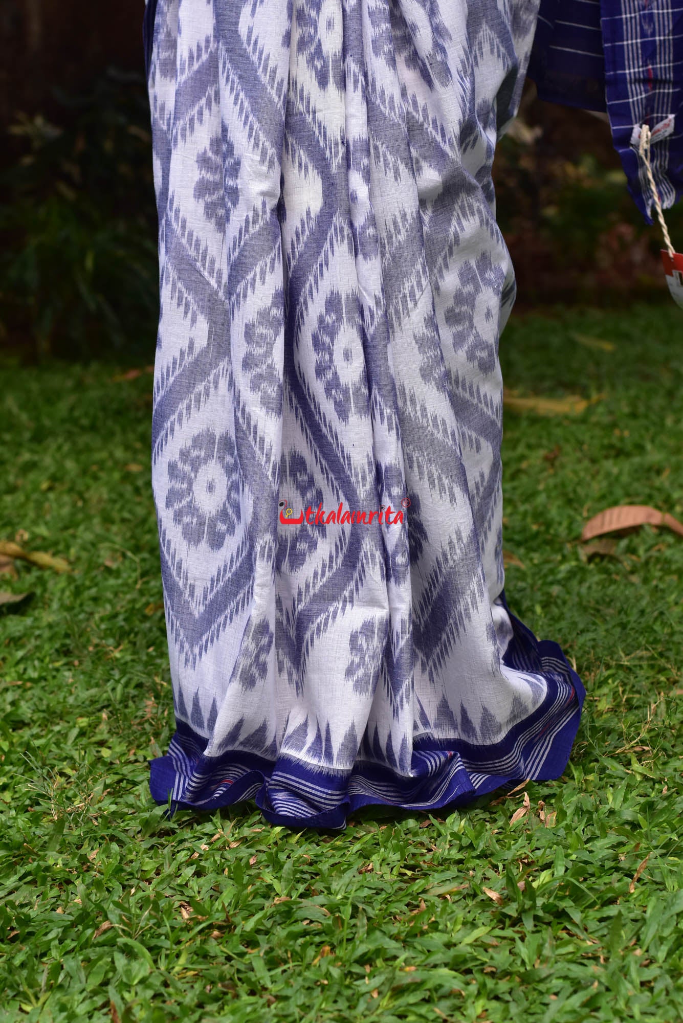 White Blue Bada Phula Cotton Saree