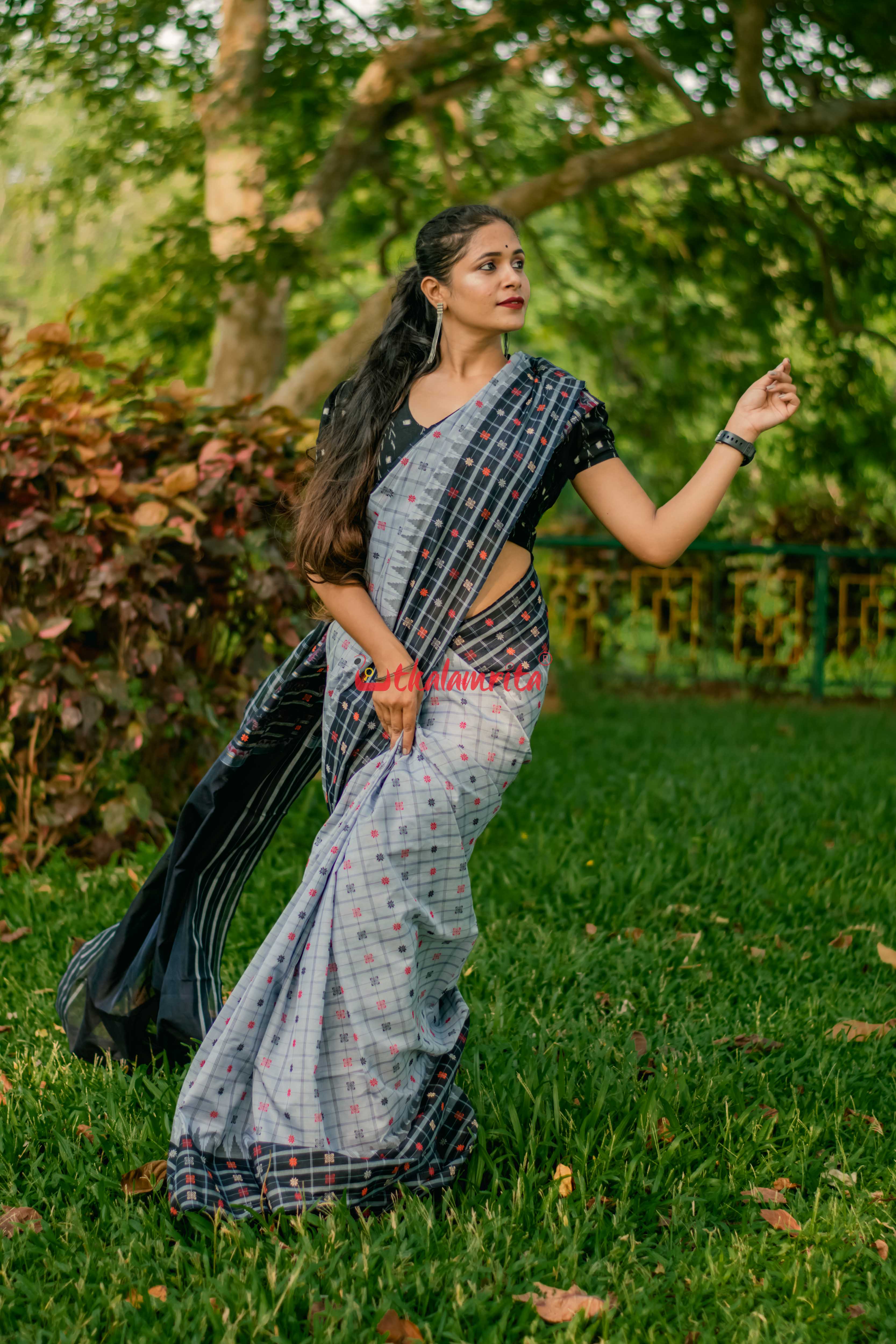 Grey AsmaanTara Phoda Kumbha Sico Saree