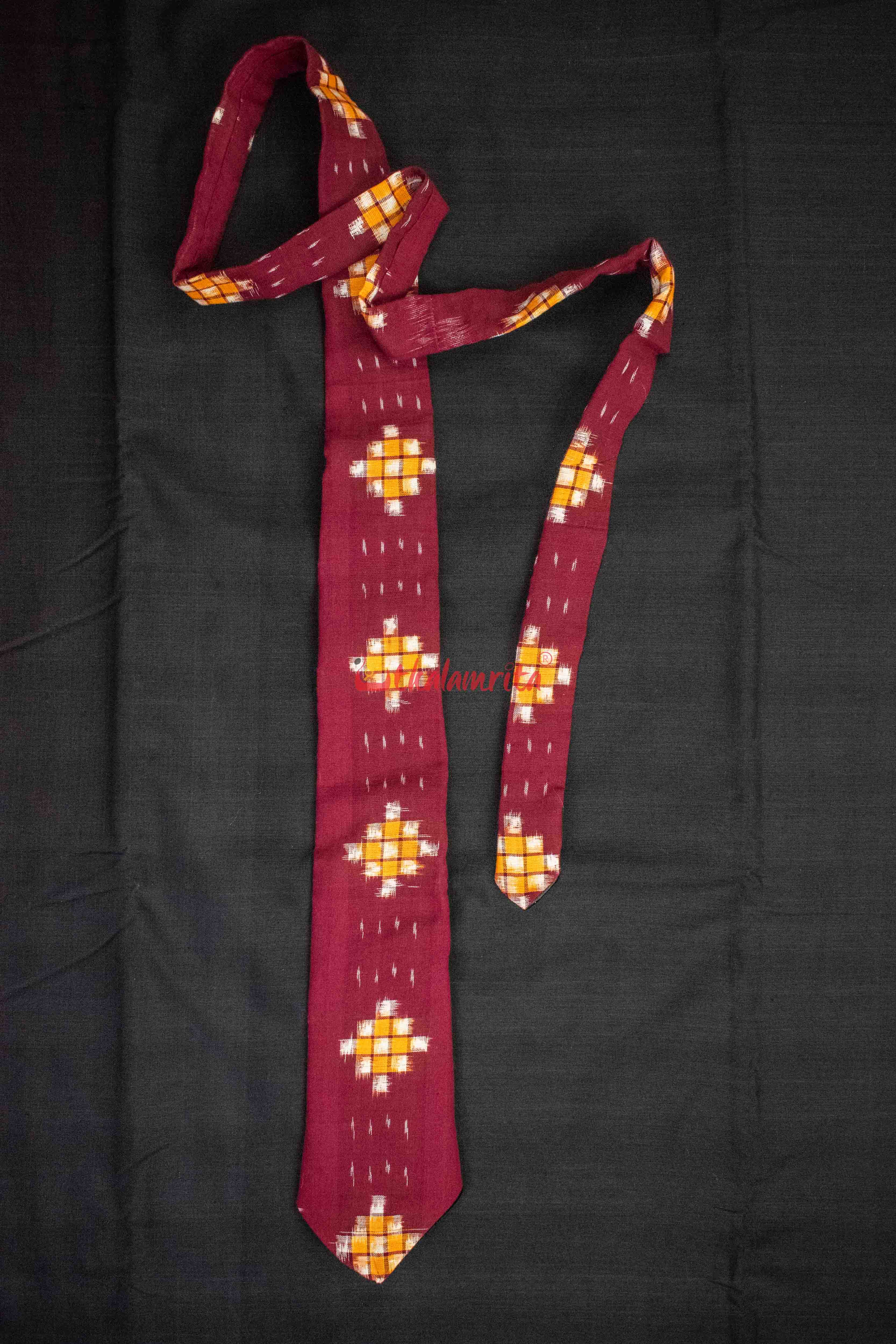 Red Pasapali (Tie)