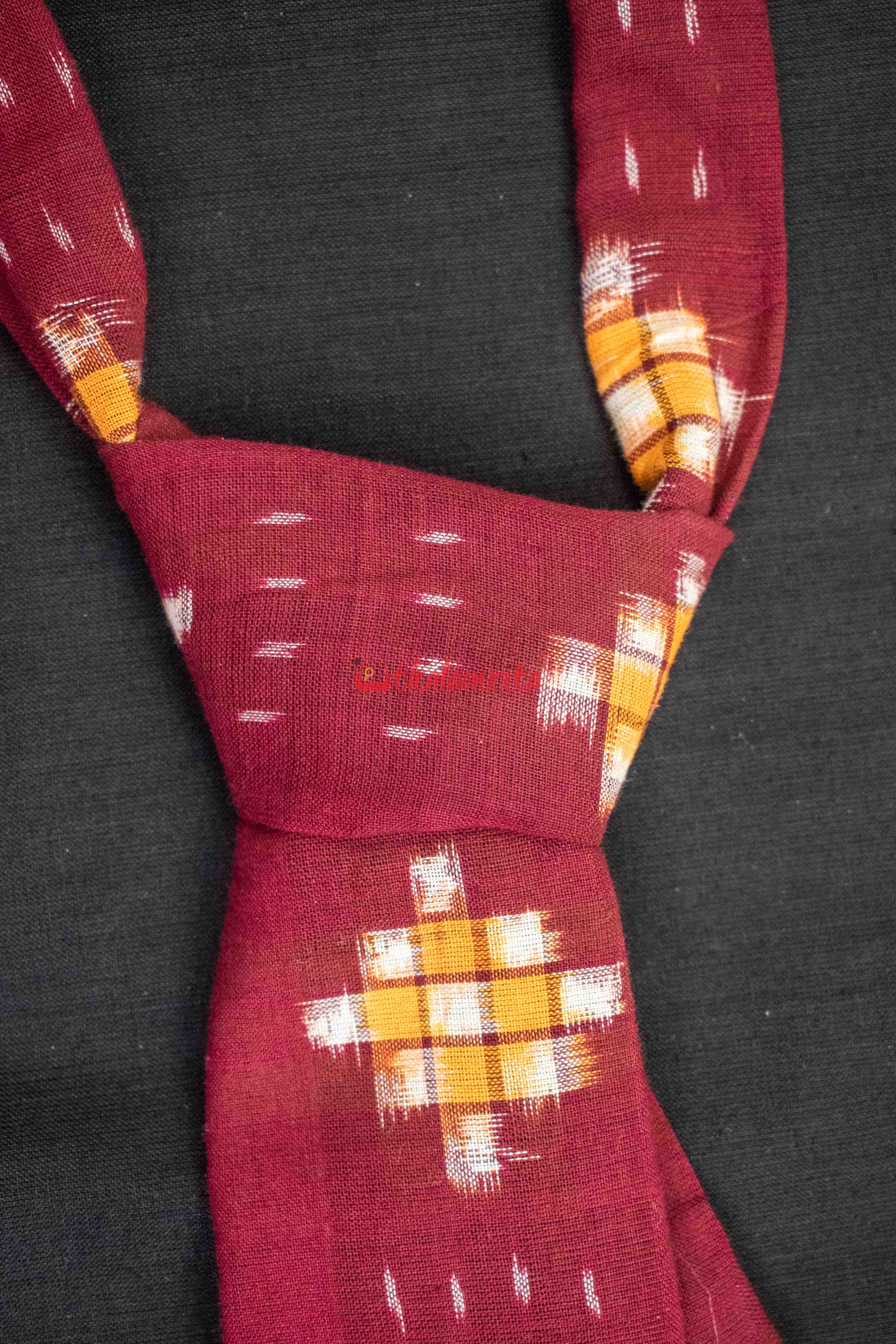 Red Pasapali (Tie)