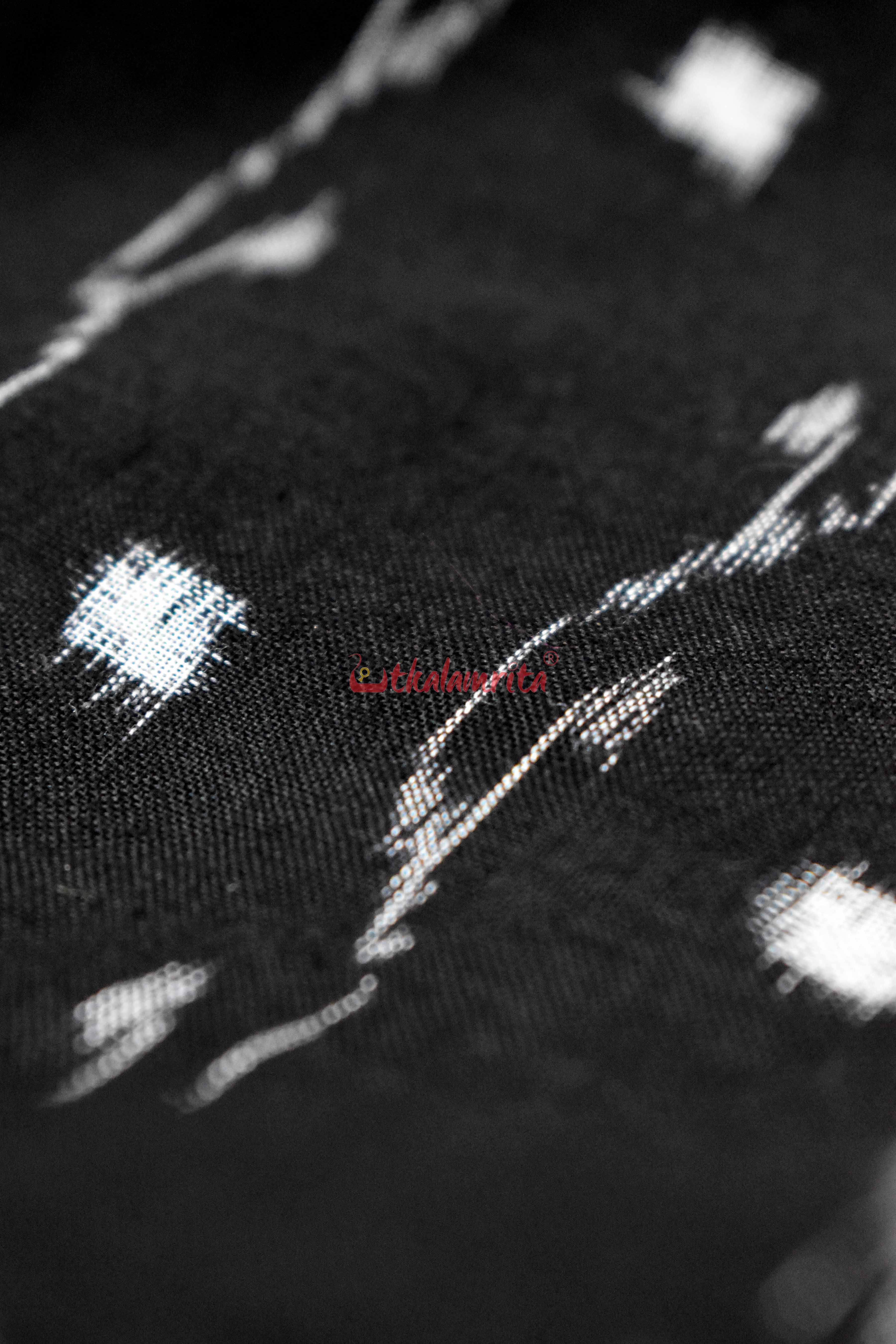 Black Tipa Pasapali Lata (Fabric)