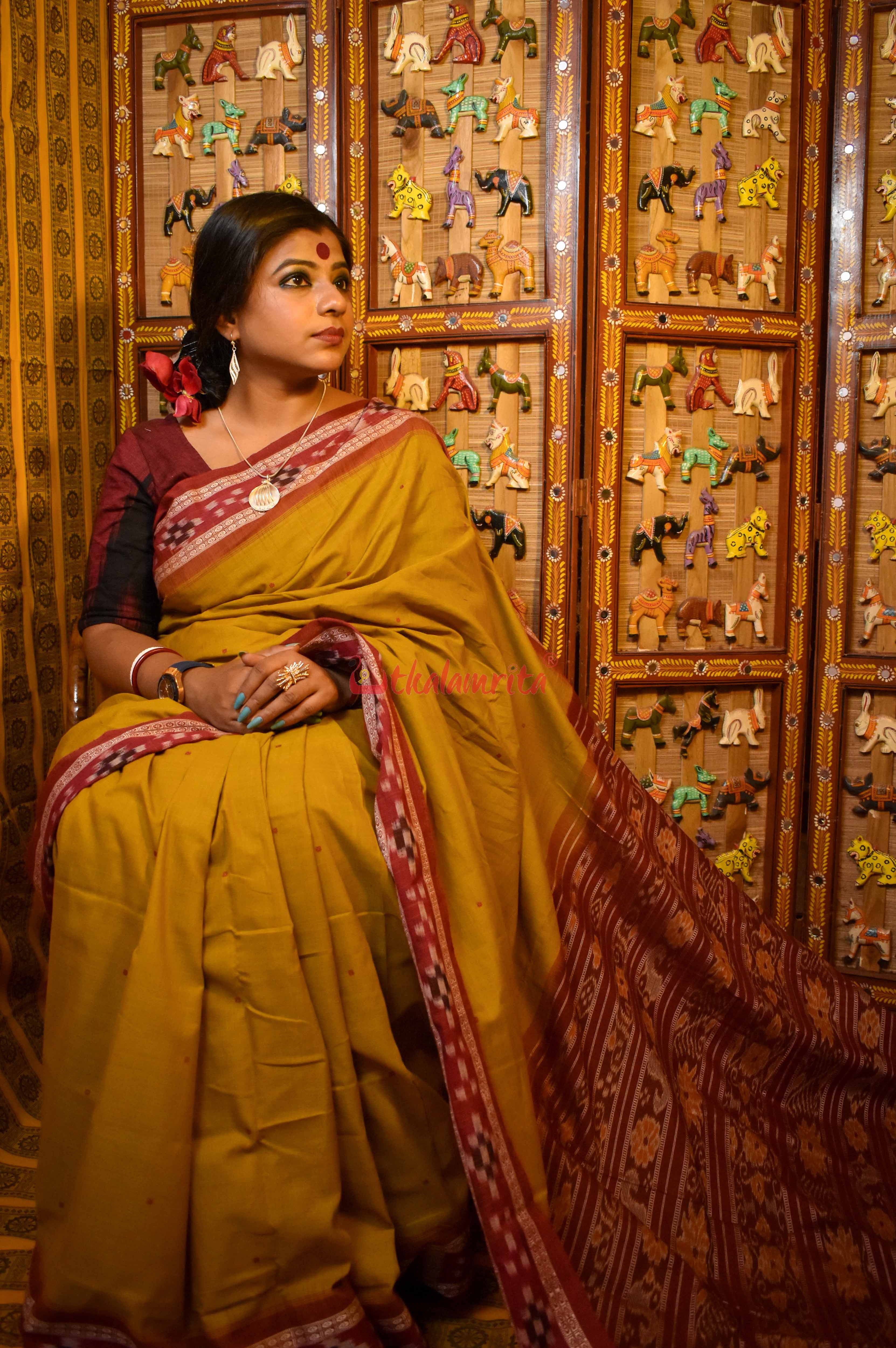 Nirmala with Pasapali Border