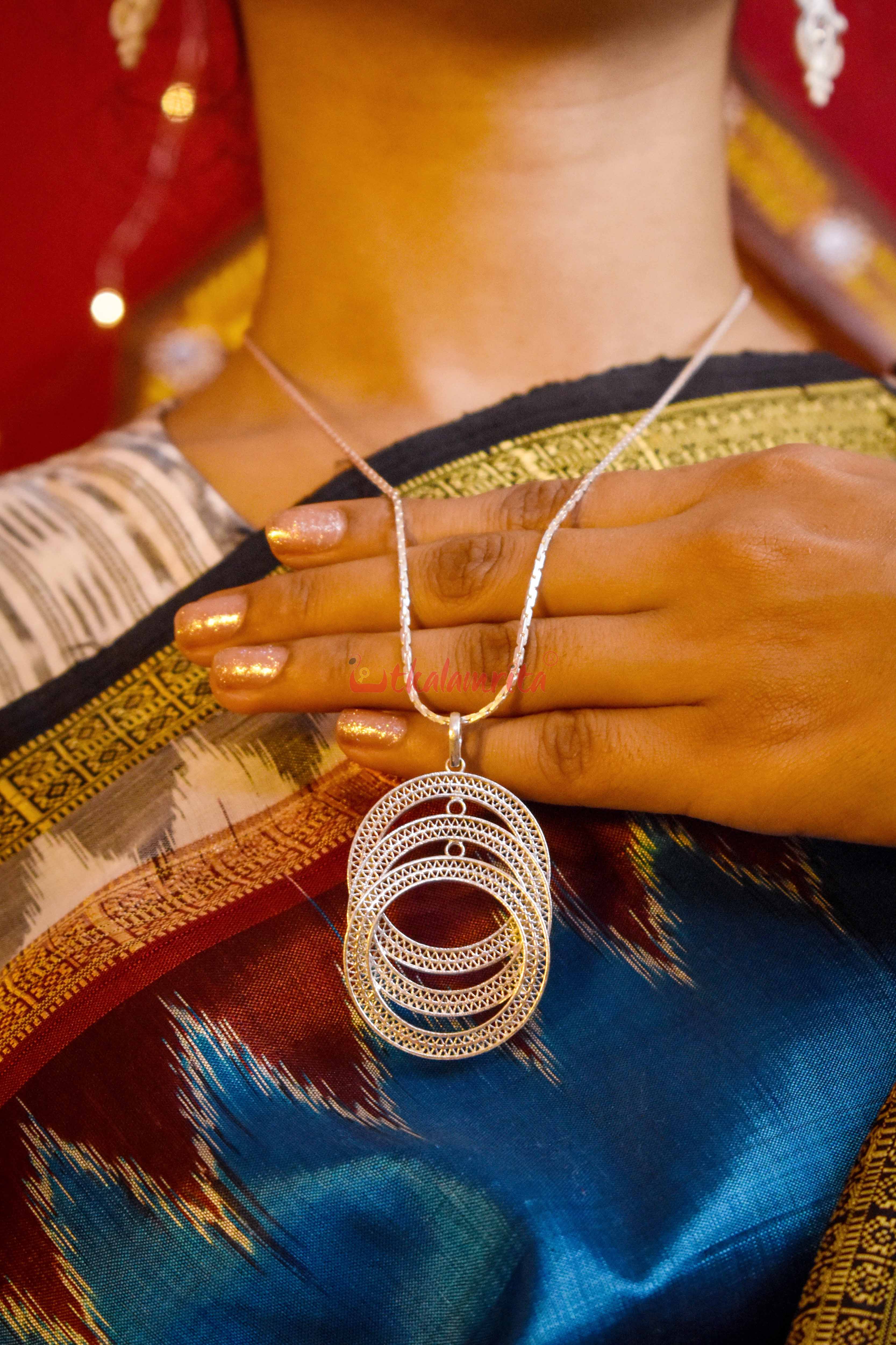 Triple Hollow Circles (Pendant)