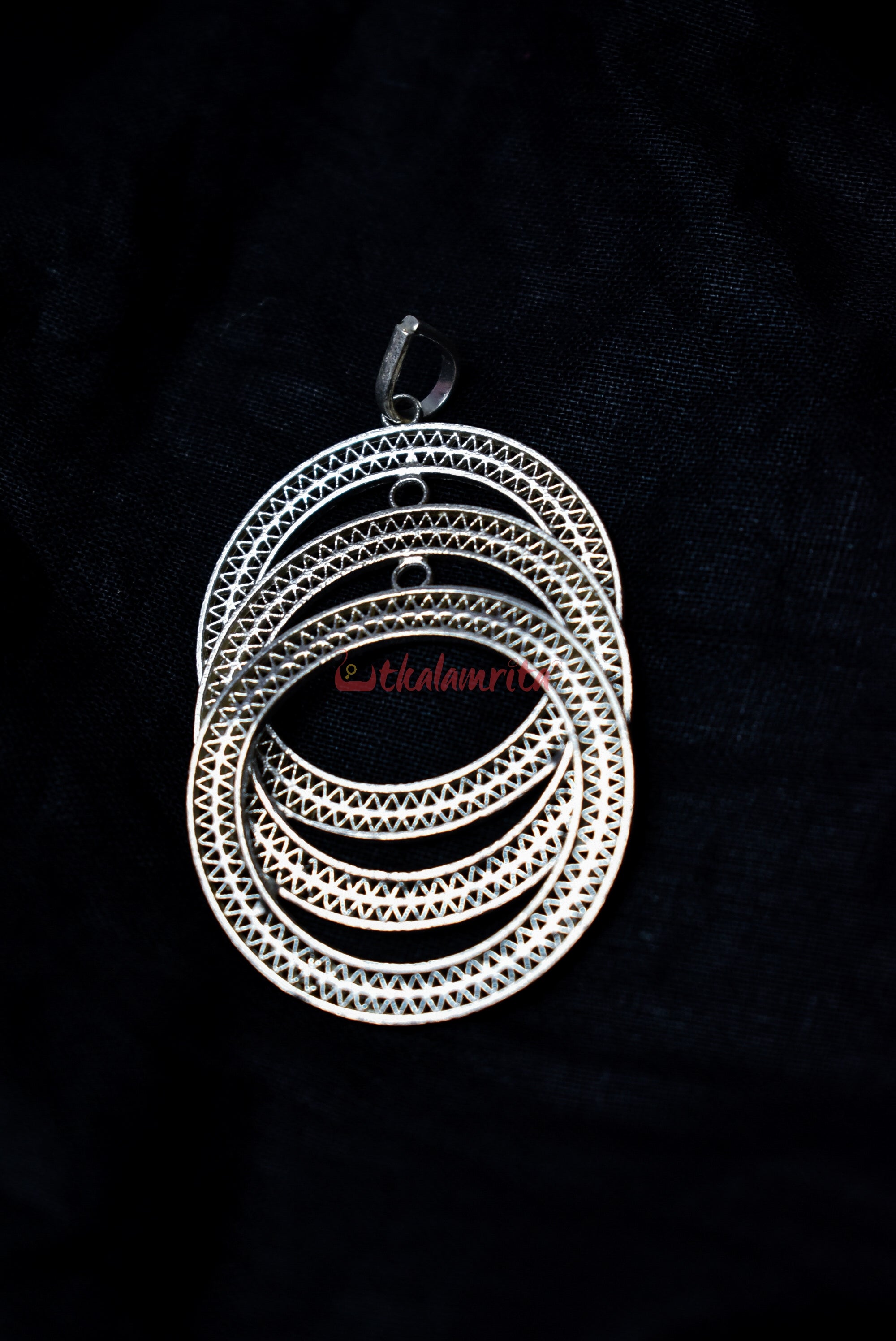 Triple Hollow Circles (Pendant)