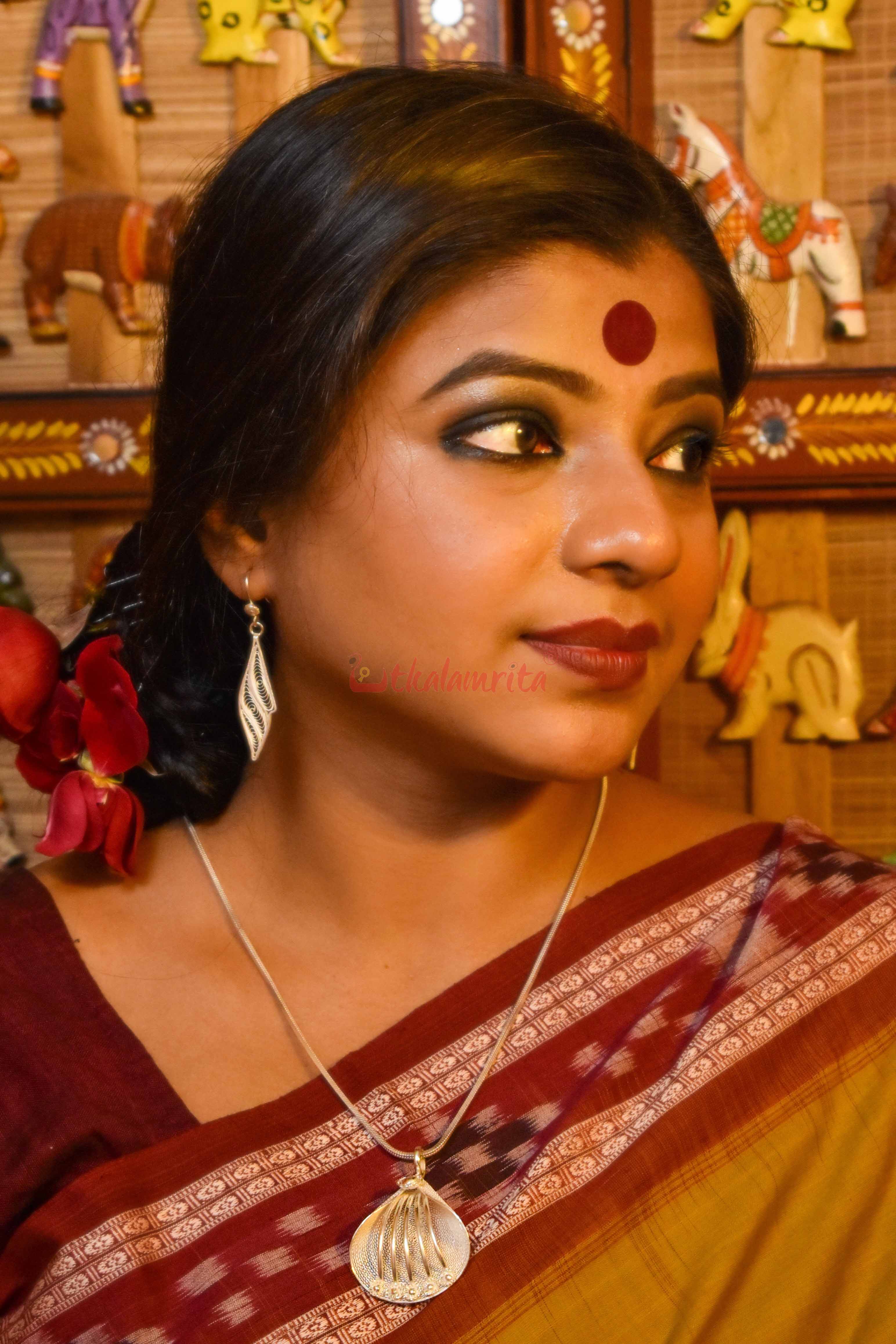 Medium Patti Dhatura (Pendant)