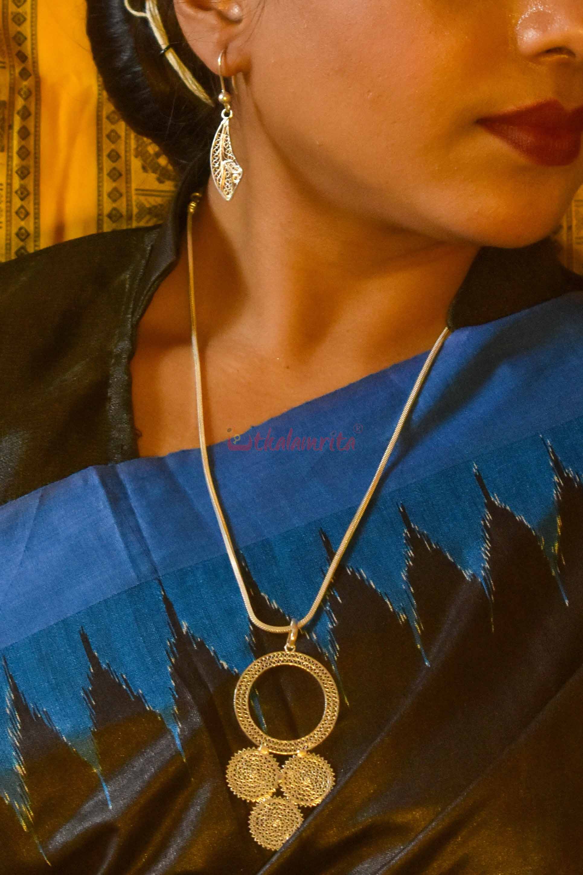 Round and Zanjeeras (Pendant)