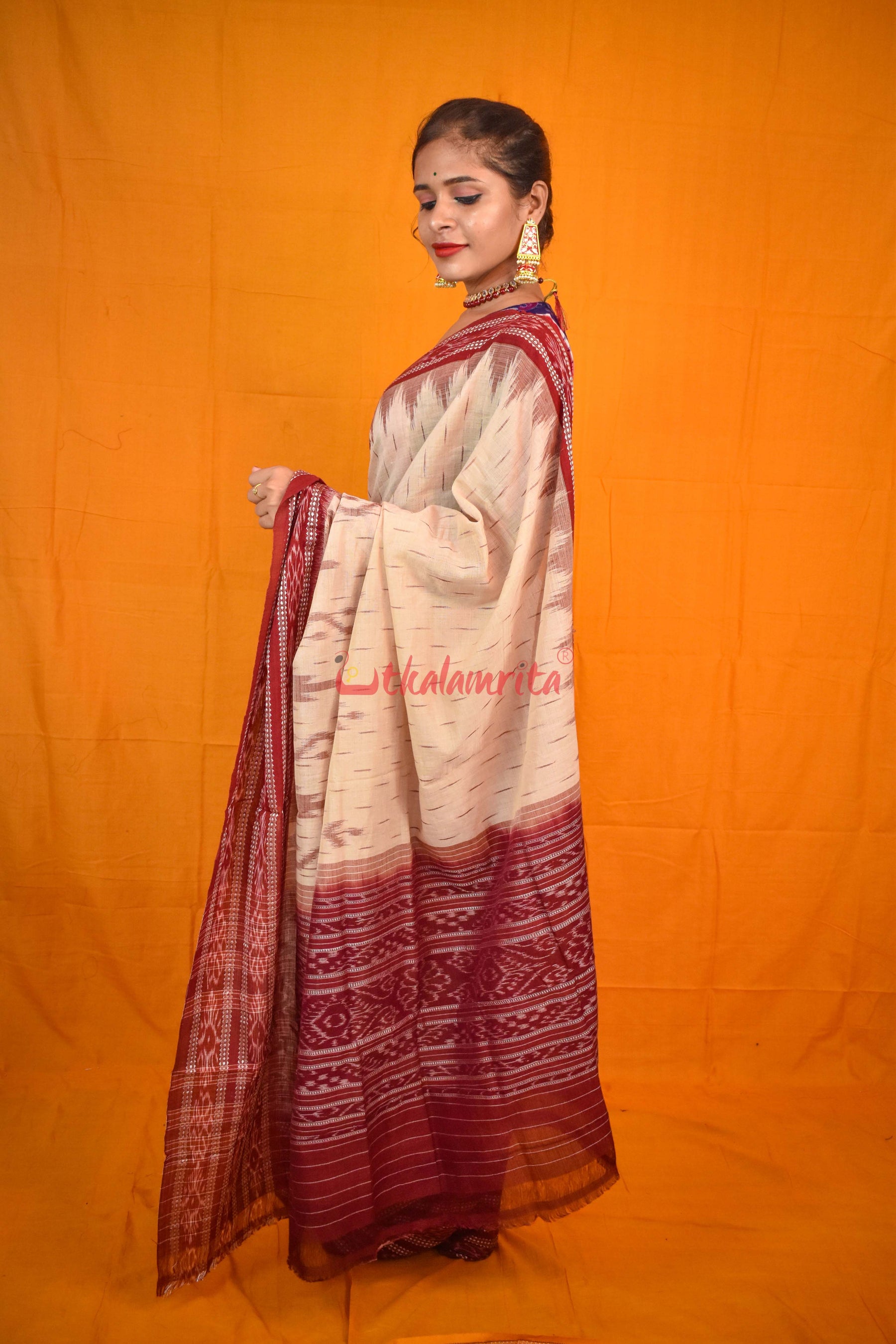 Off White Maroon Daali Scot Khandua Cotton