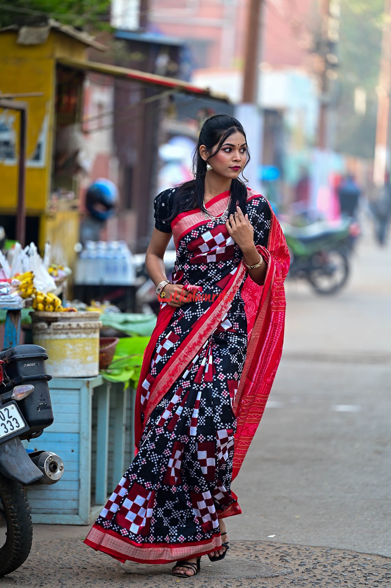 Black Red Pasapali Sambalpuri Silk Saree