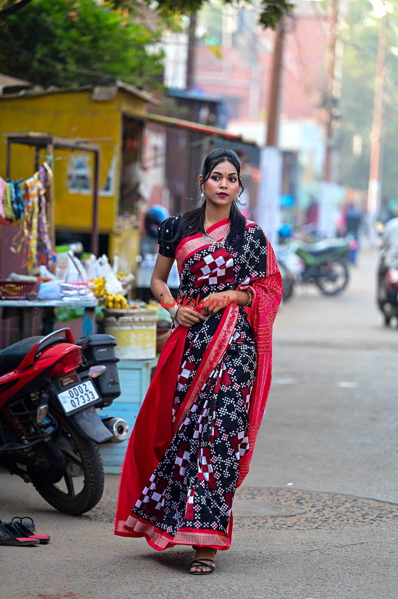 Black Red Pasapali Sambalpuri Silk Saree