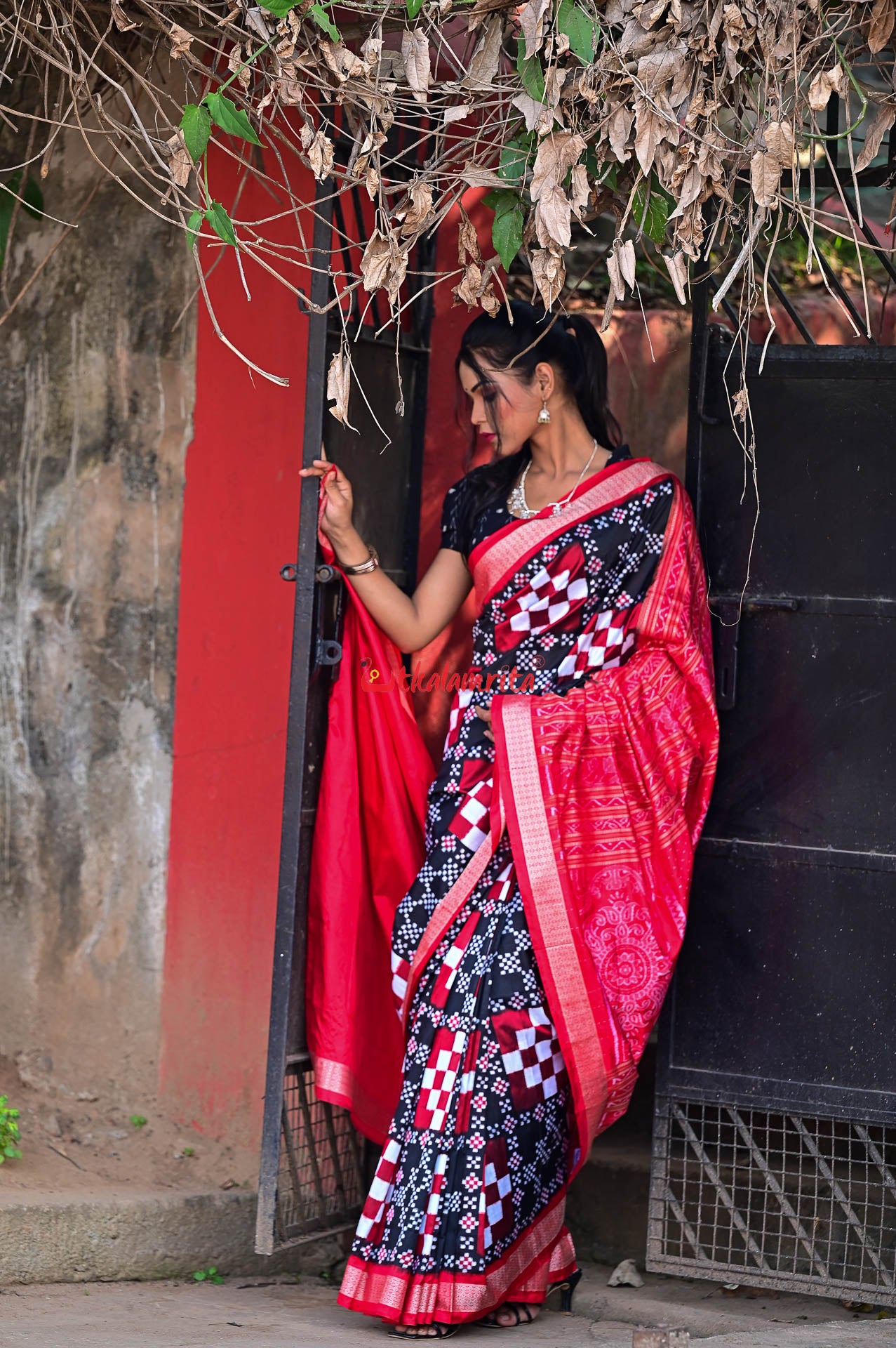 Black Red Pasapali Sambalpuri Silk Saree