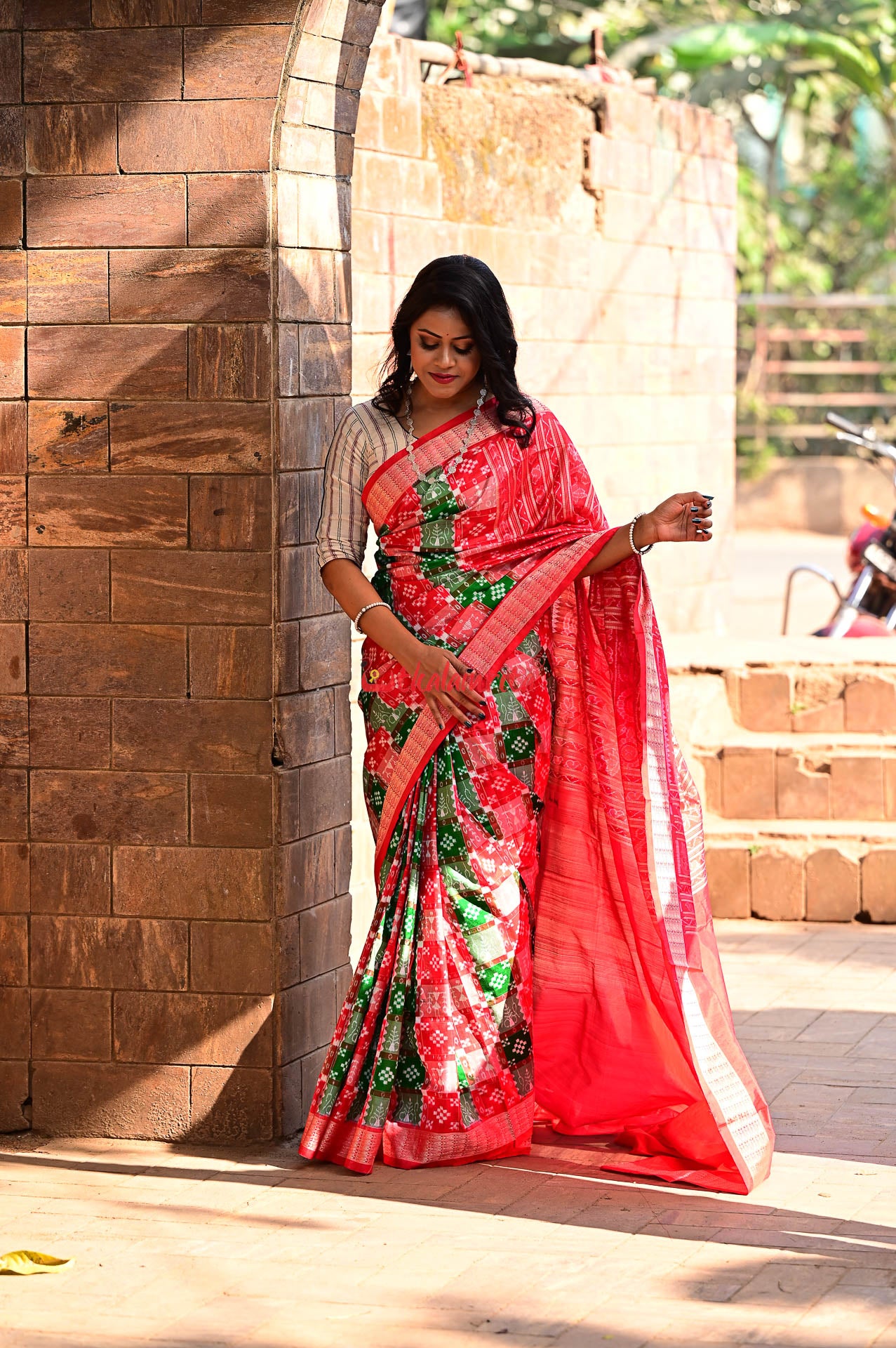 45 Kuthi Red Green Sambalpuri Pasapali Silk Saree