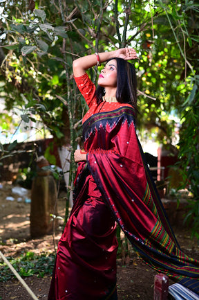 Laal Dongria Silk Saree