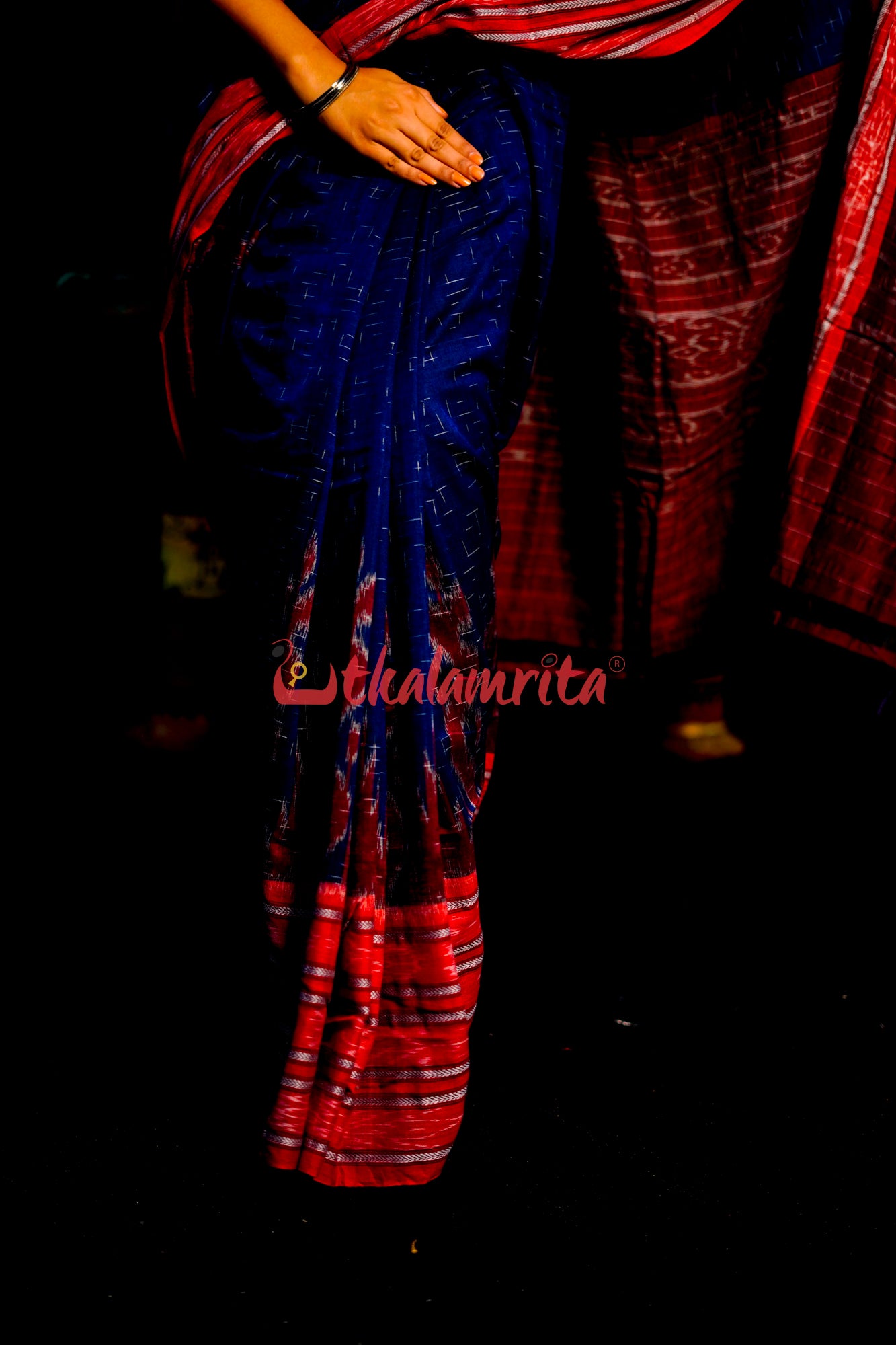 Blue Red Daali Scot Khandua Cotton Saree