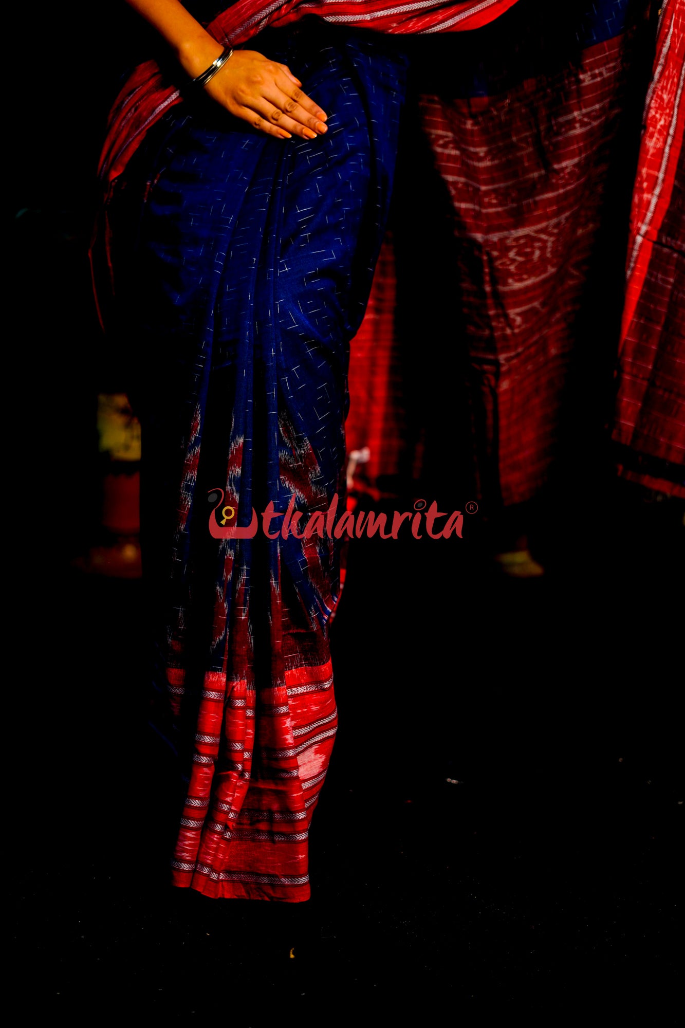 Blue Red Daali Scot Khandua Cotton Saree