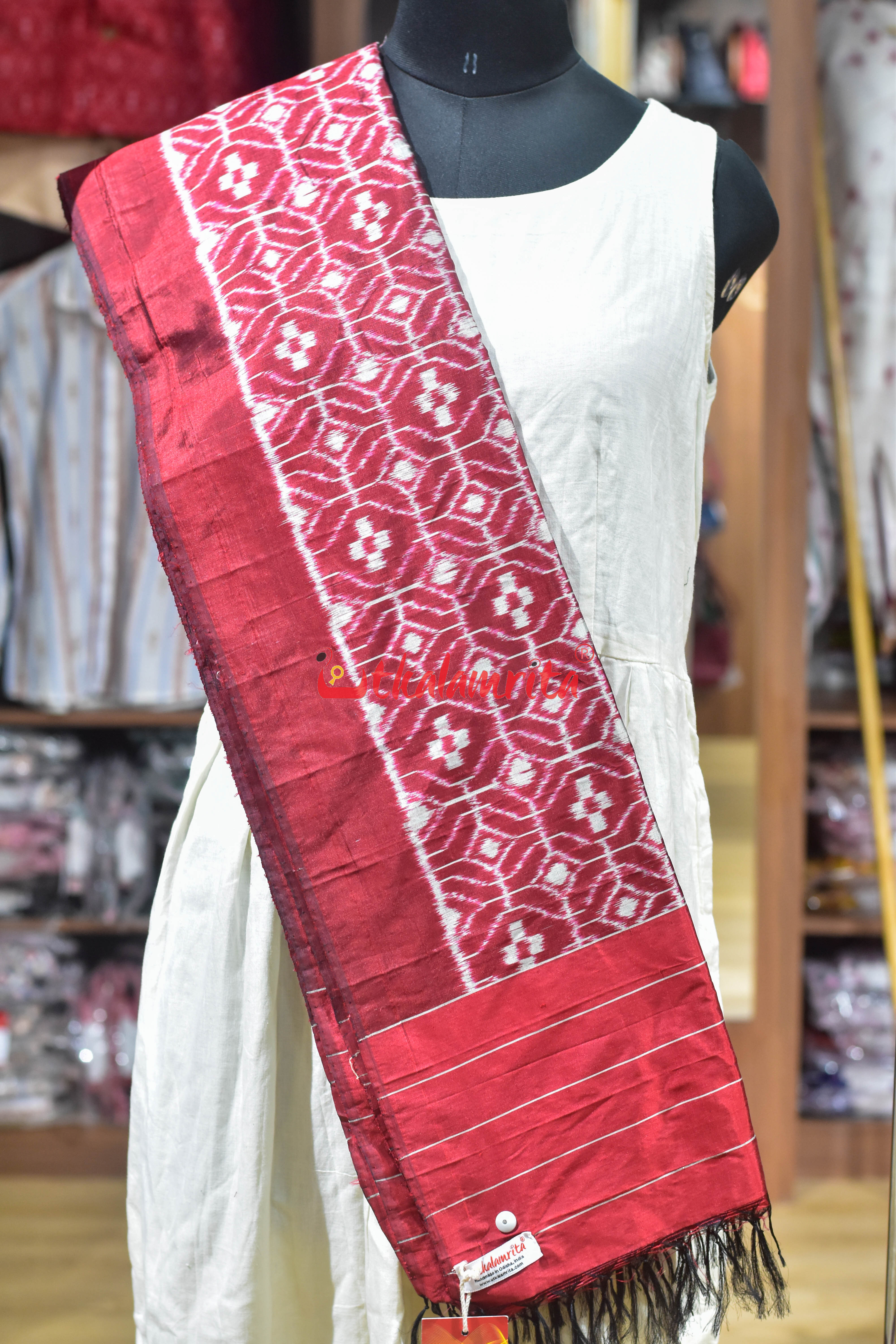 Red Single Ikat Pasapali Silk (Dupatta)