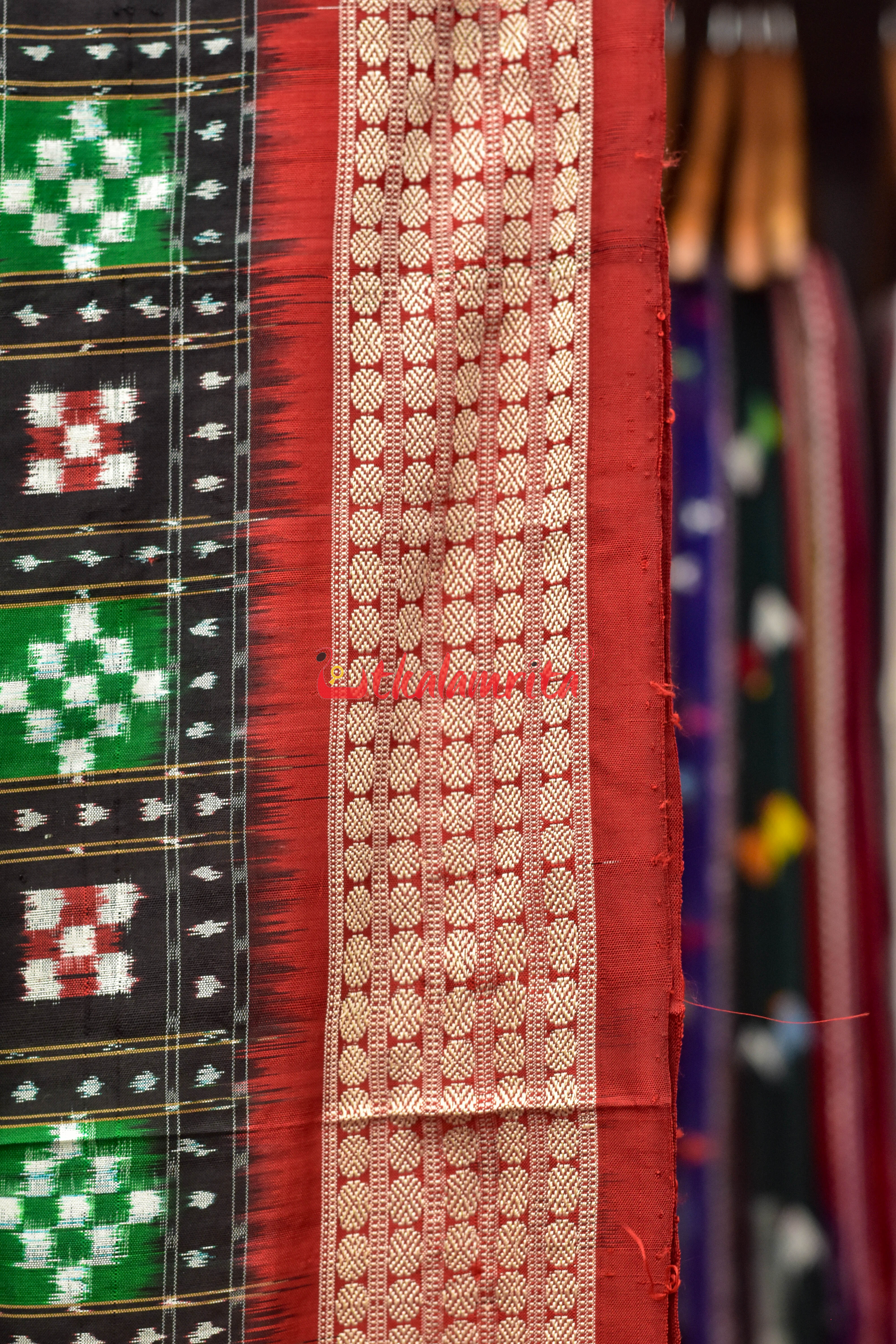 19 Kuthi Red Green Over Black Pasapali Silk Saree