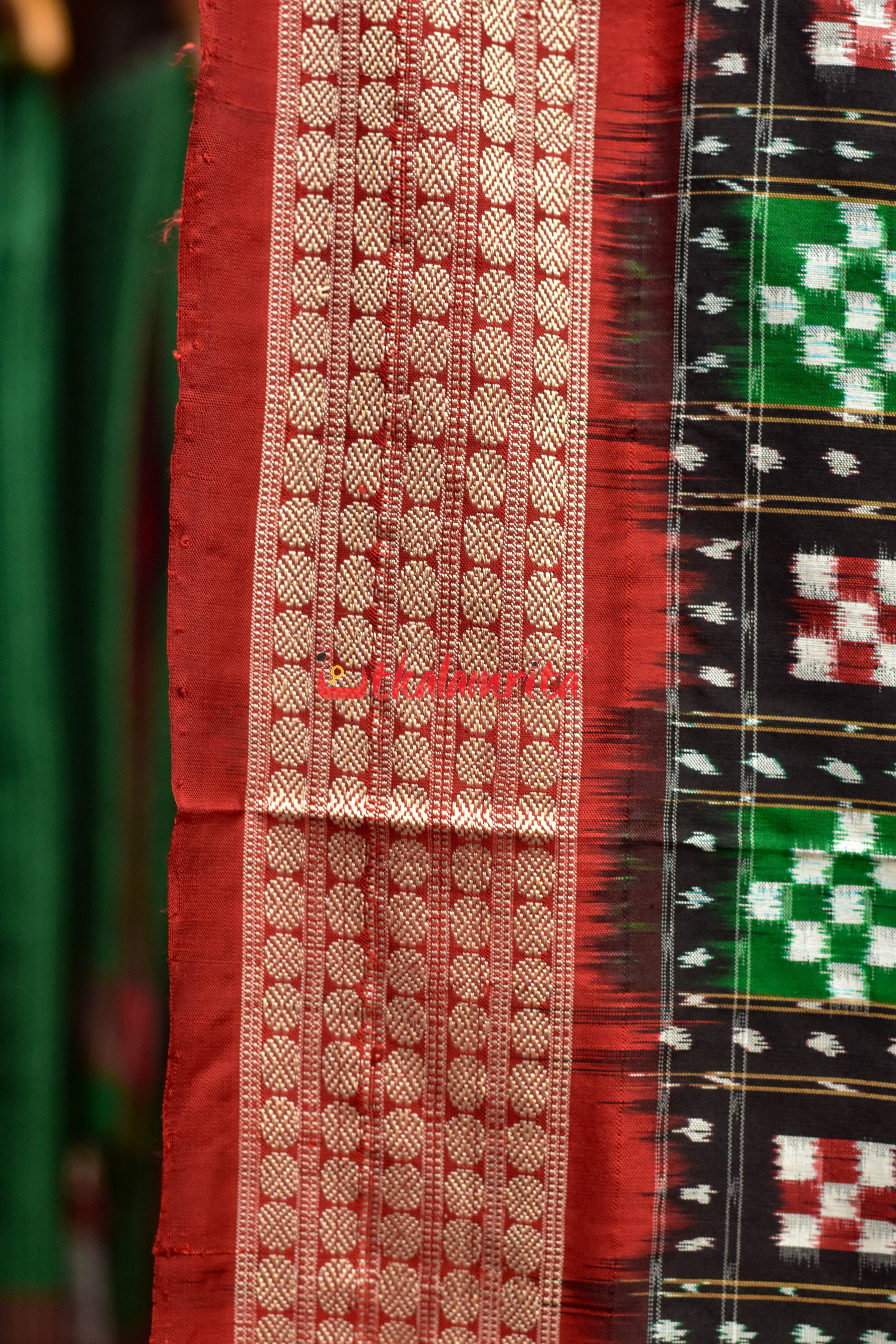 19 Kuthi Red Green Over Black Pasapali Silk Saree
