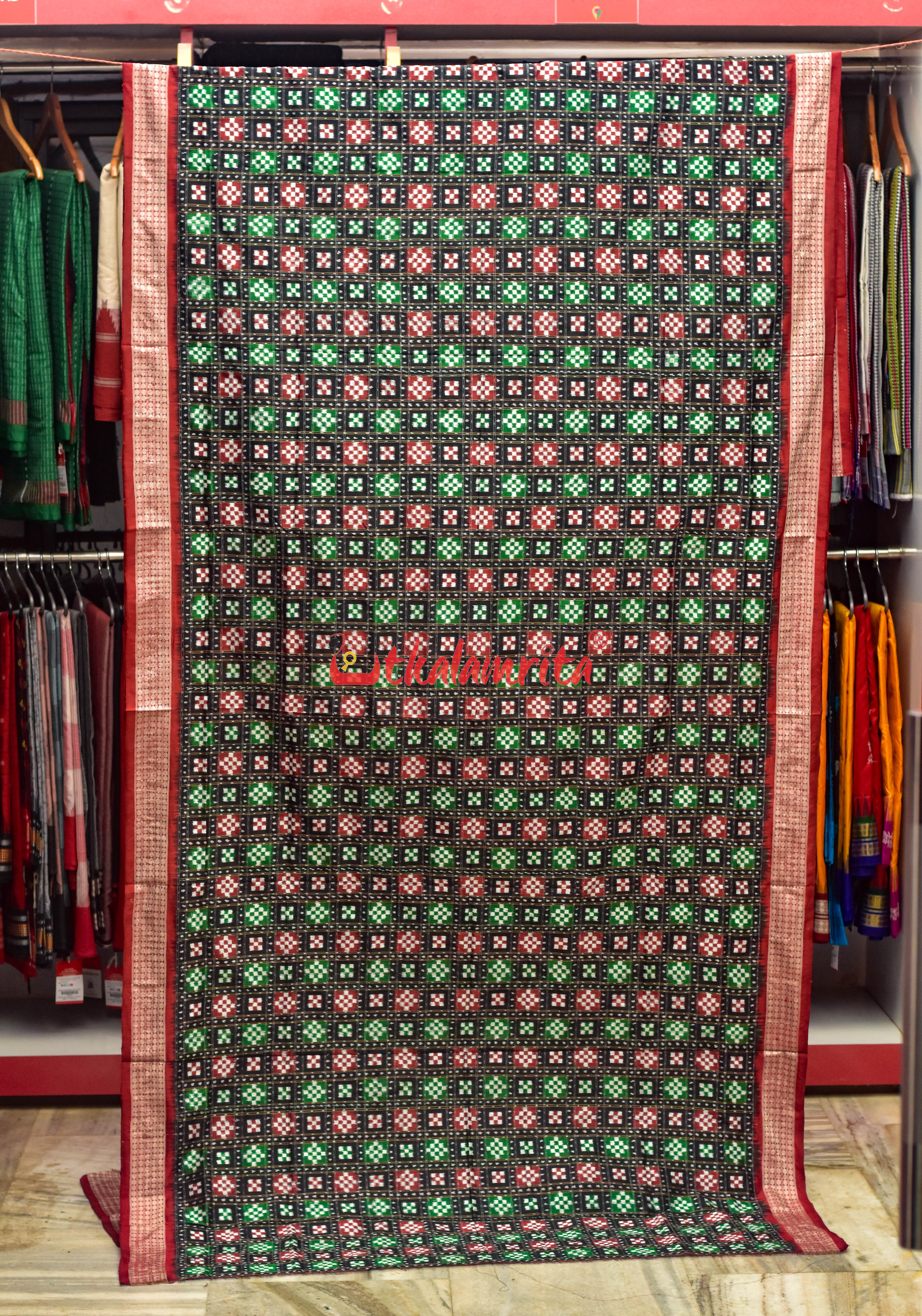 19 Kuthi Red Green Over Black Pasapali Silk Saree