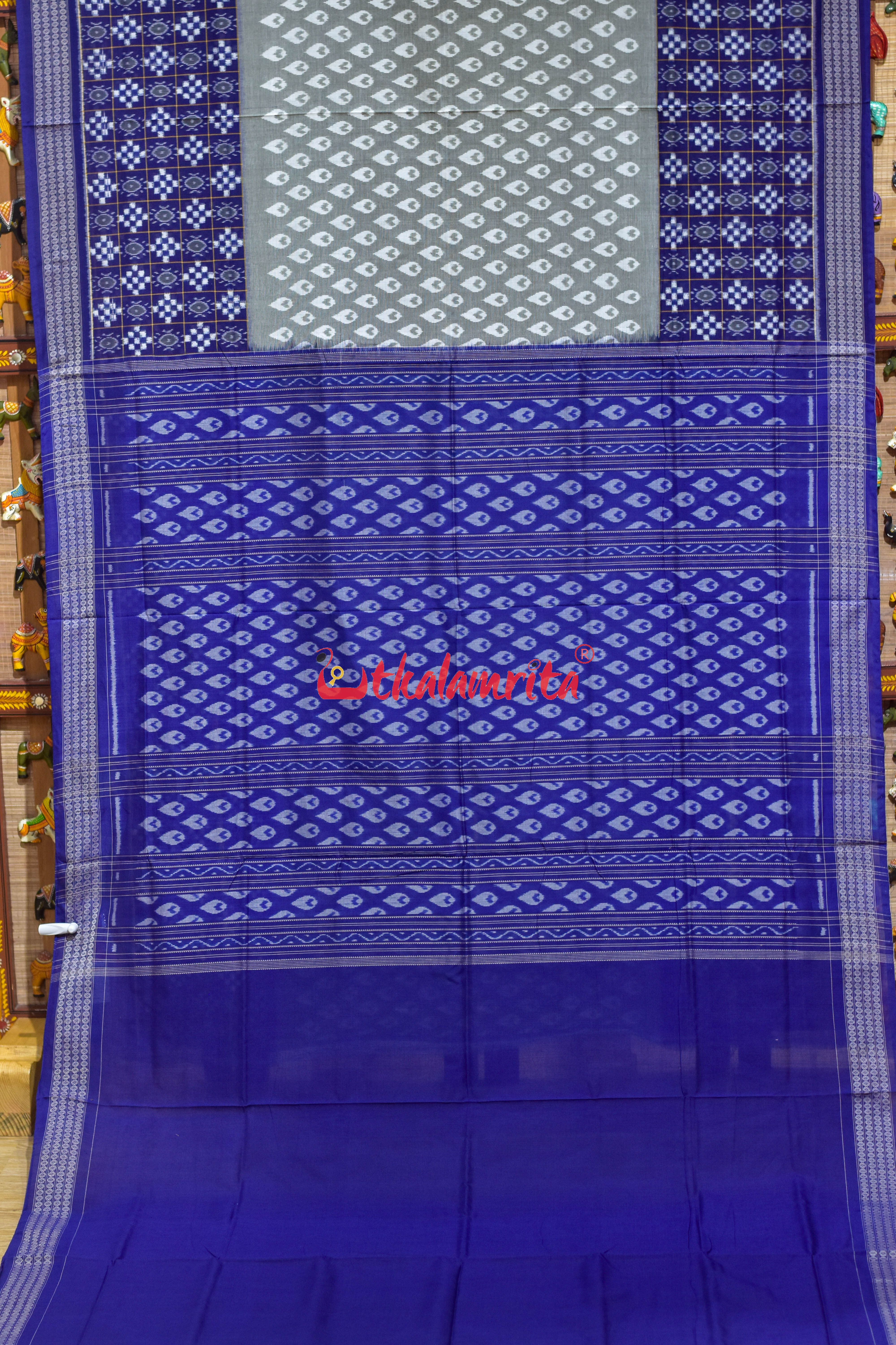 Grey Heart Scot Pasapali Sambalpuri Cotton Saree