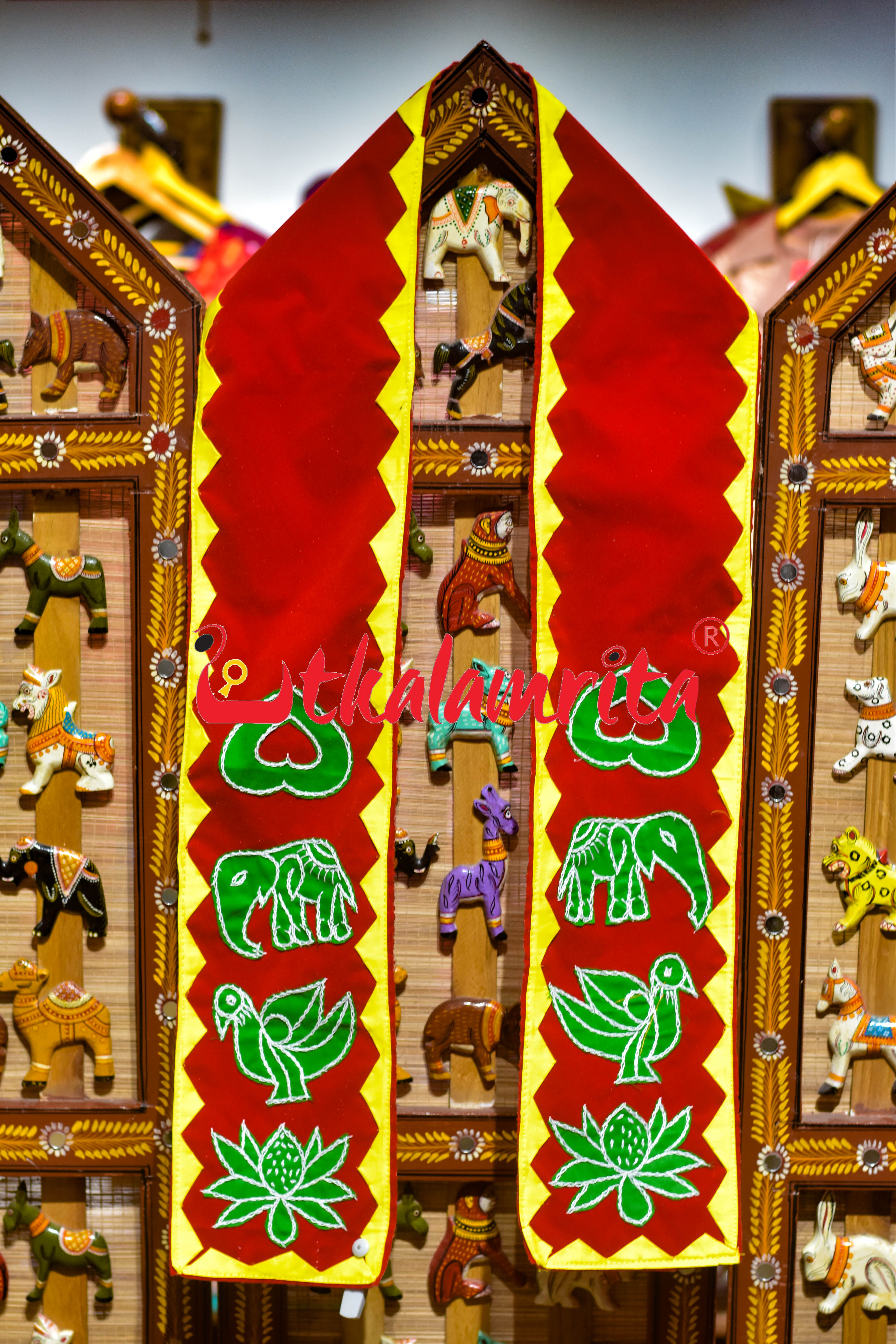 Green Heart,Elephant, Bird & Lotus with Red Pipili (Uttariya)