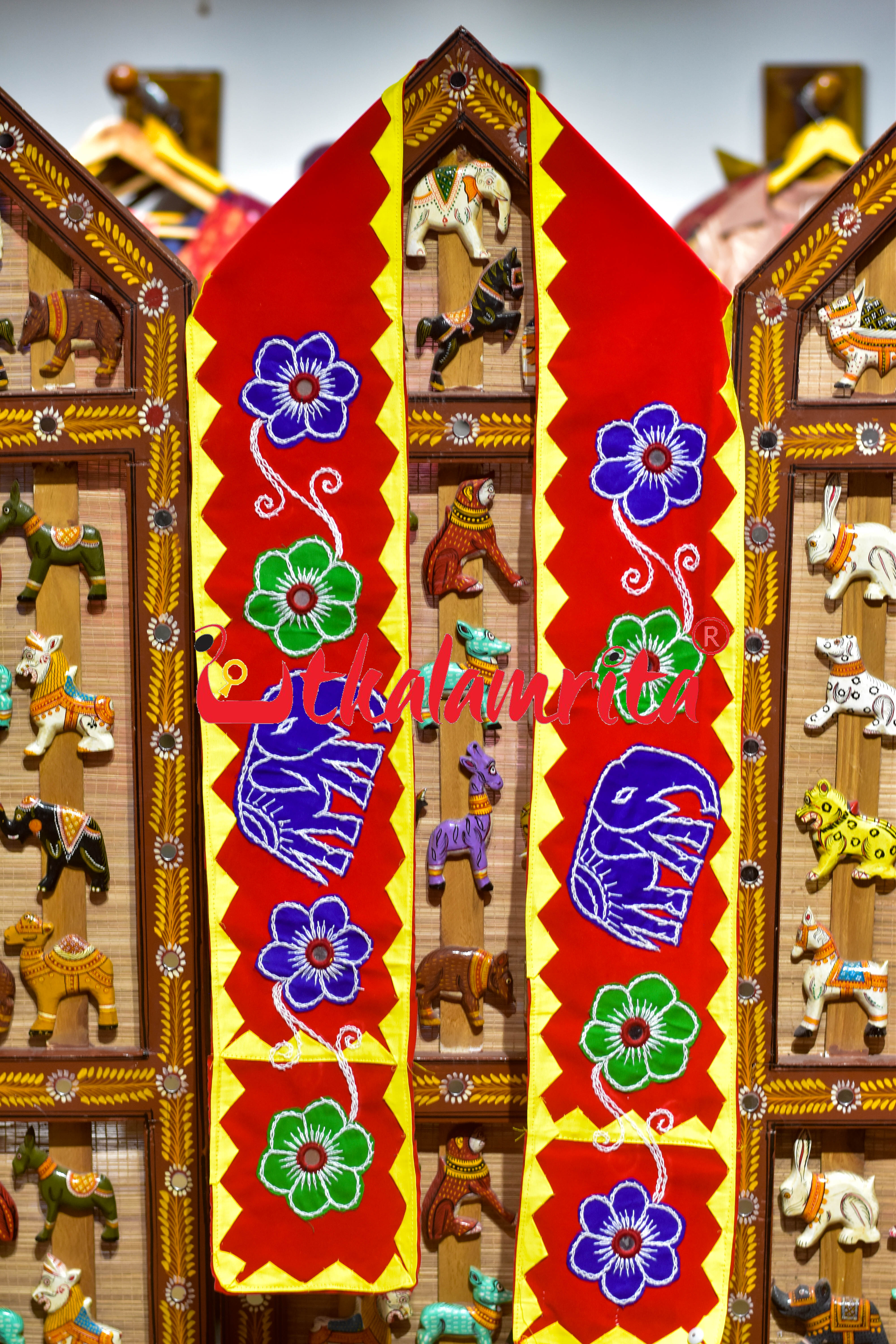 Green Blue Flower With Elephant Red Pipili (Uttariya)