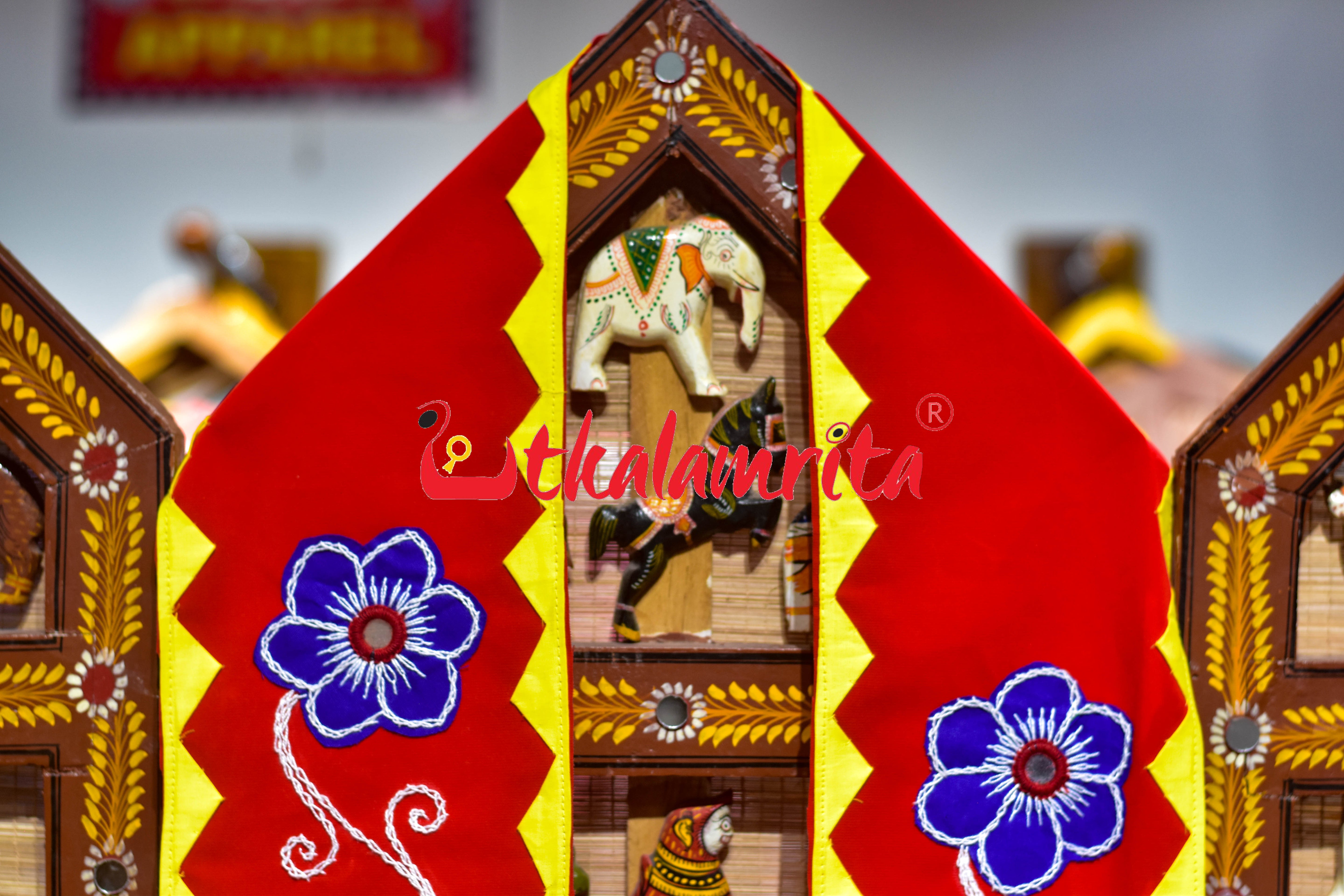 Green Blue Flower With Elephant Red Pipili (Uttariya)