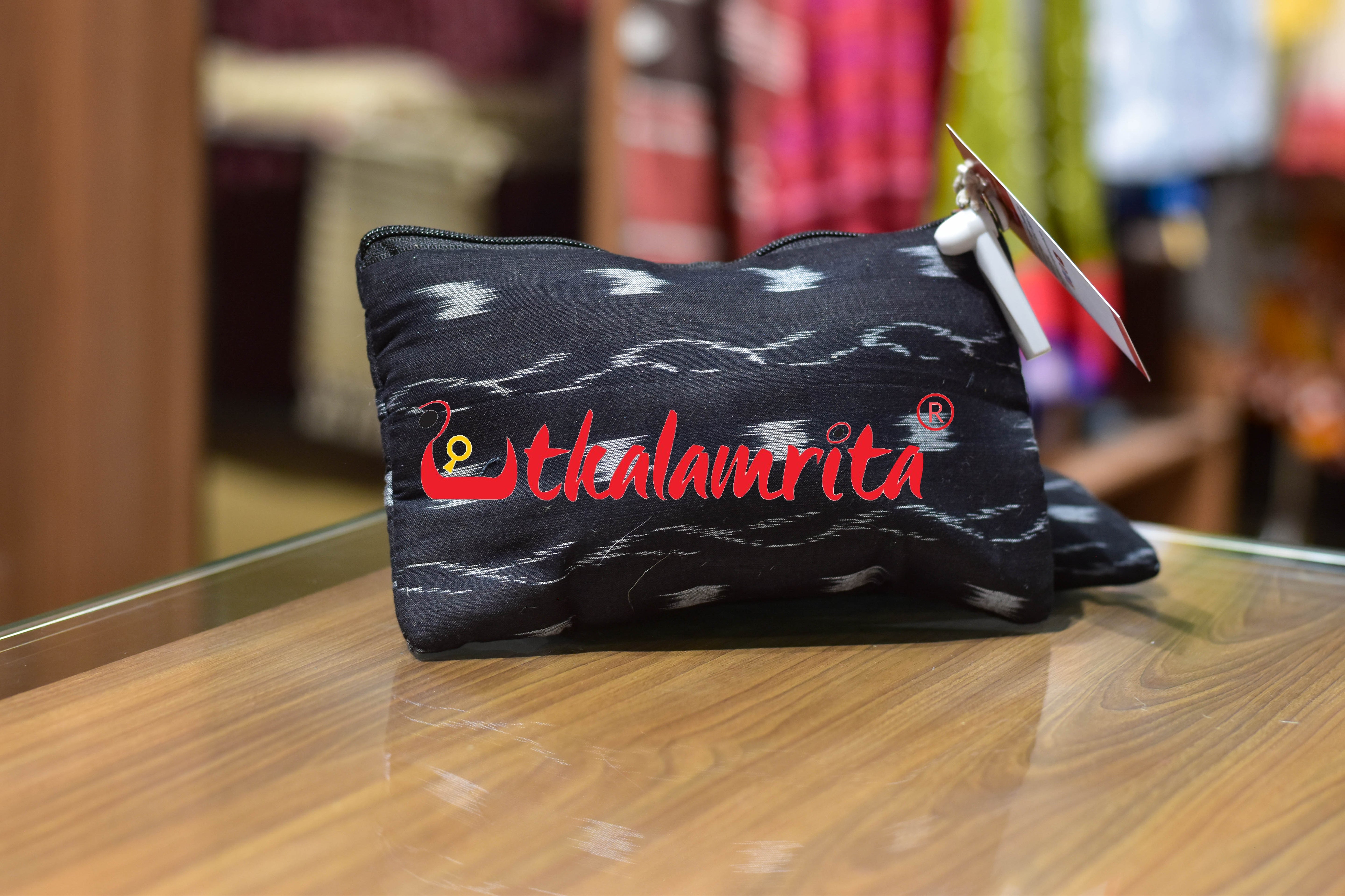 Black Tipa Lata Small Purse