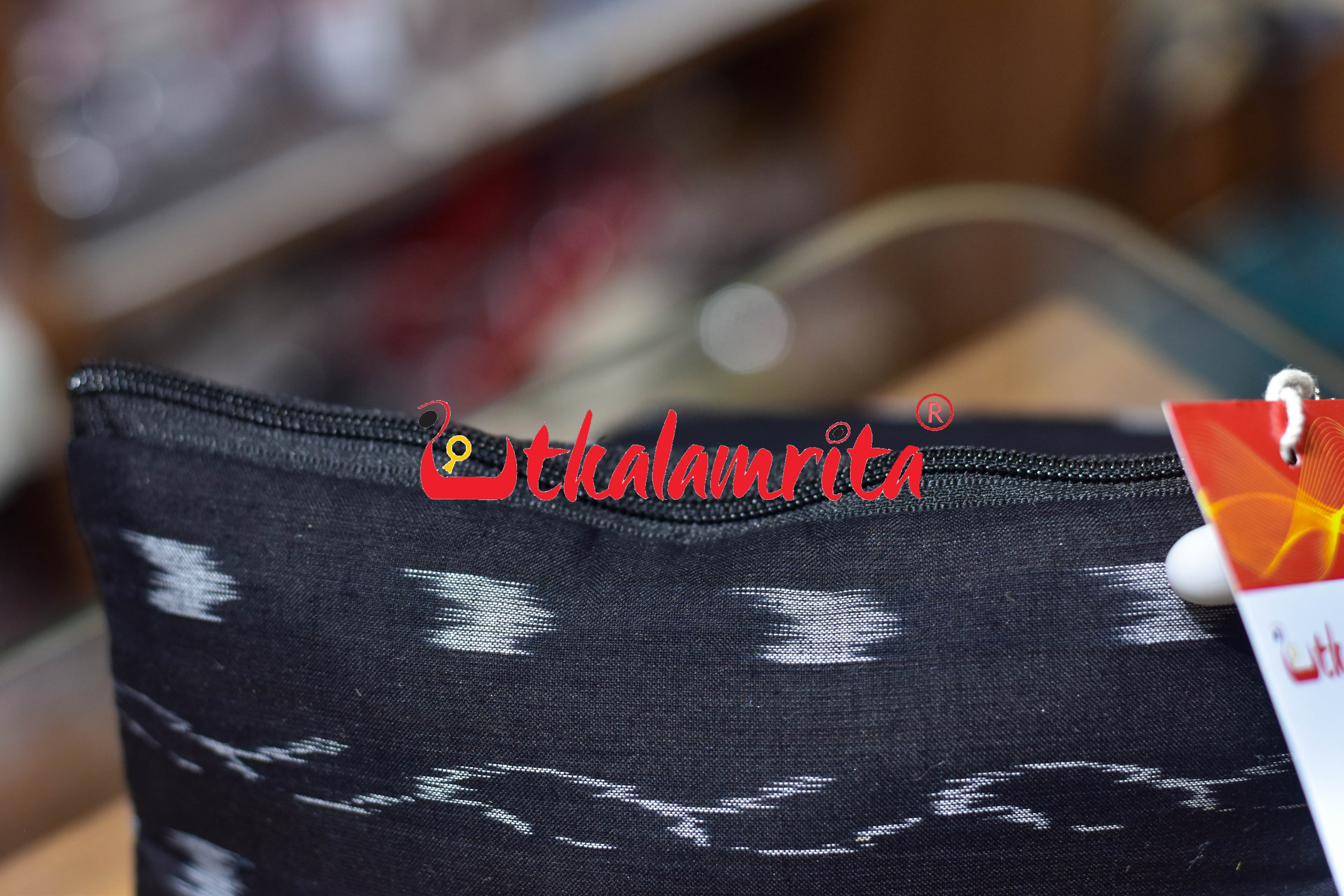 Black Tipa Lata Small Purse